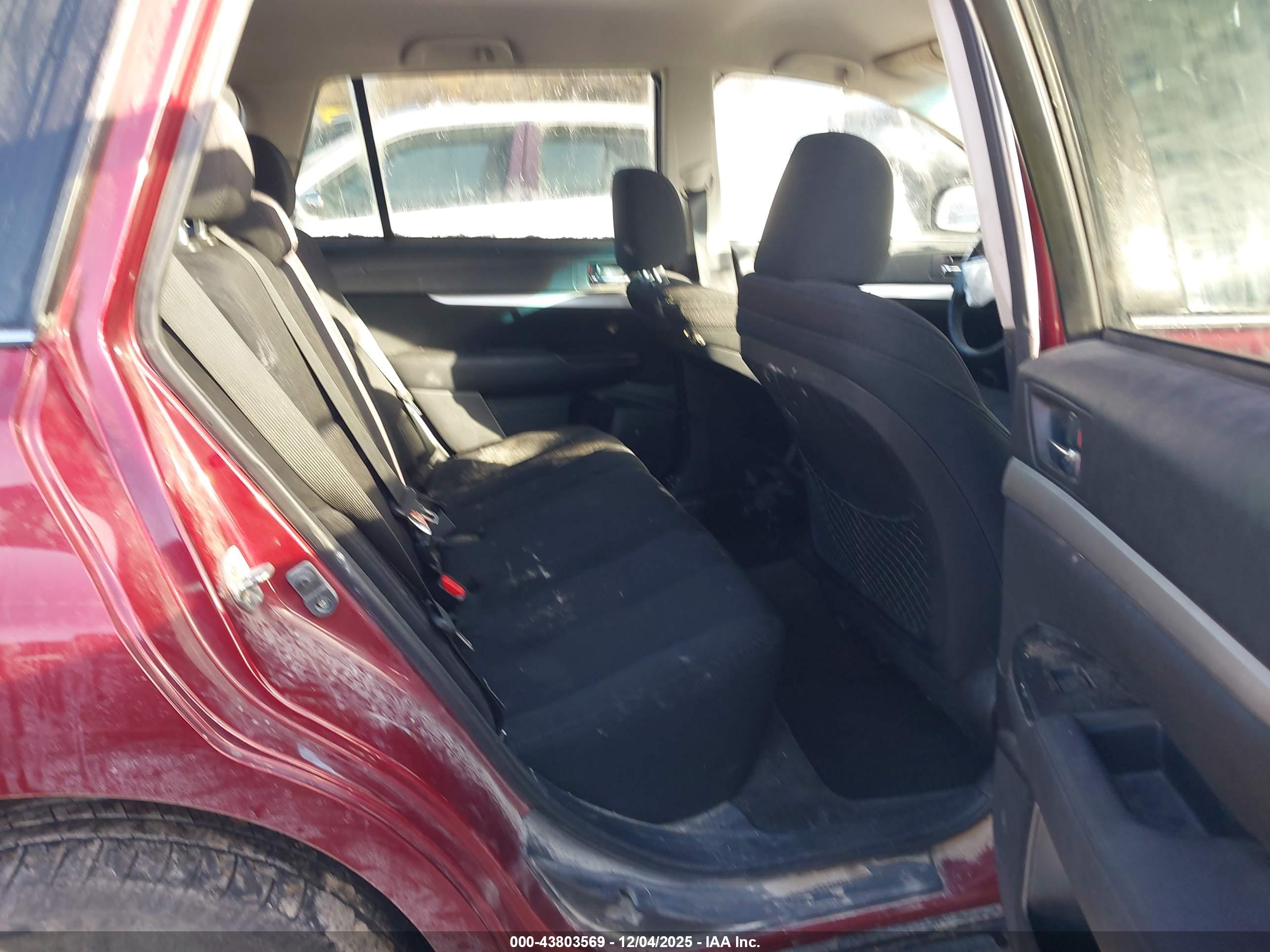 SUBARU OUTBACK image 8