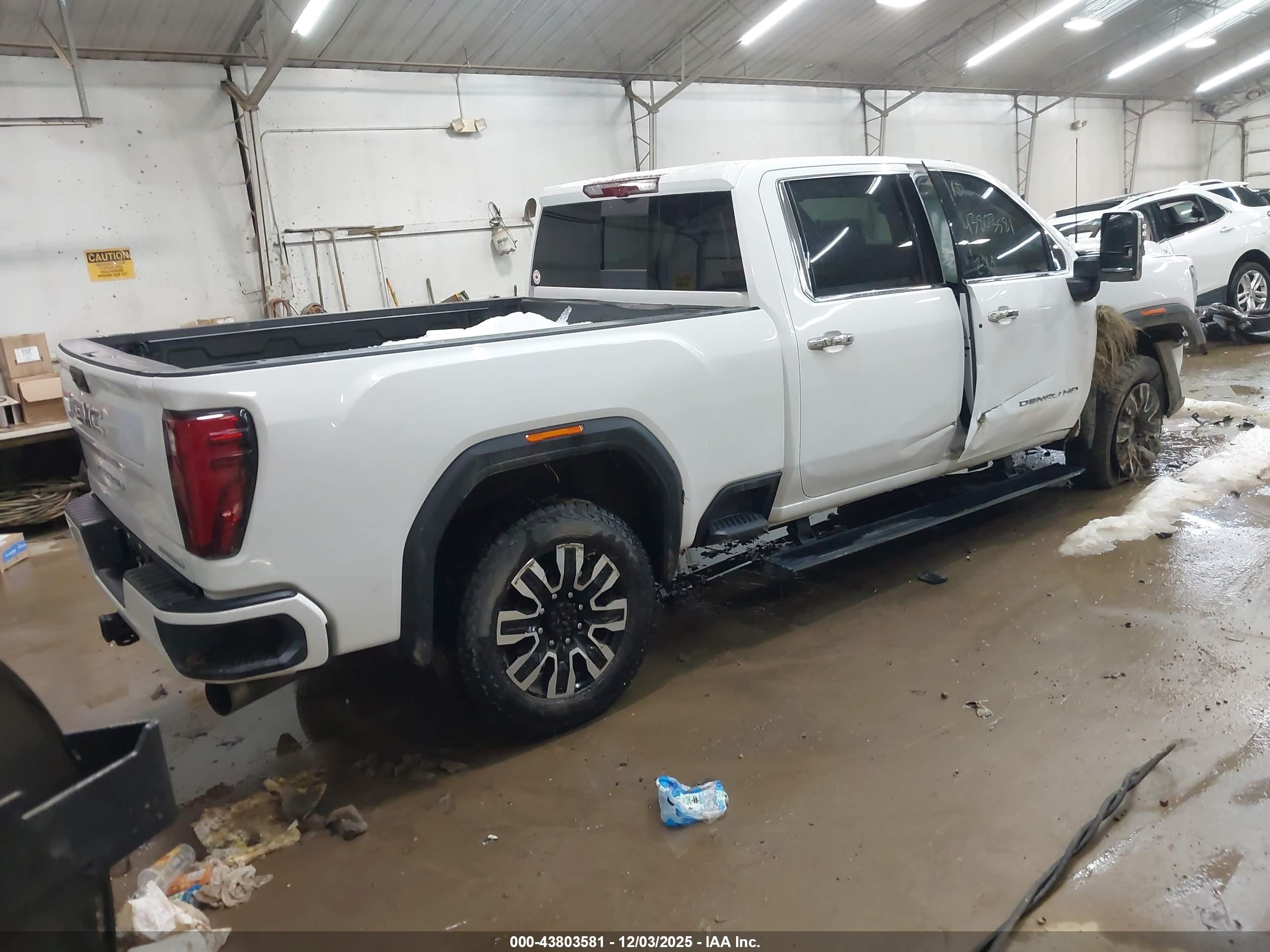 GMC SIERRA image 4