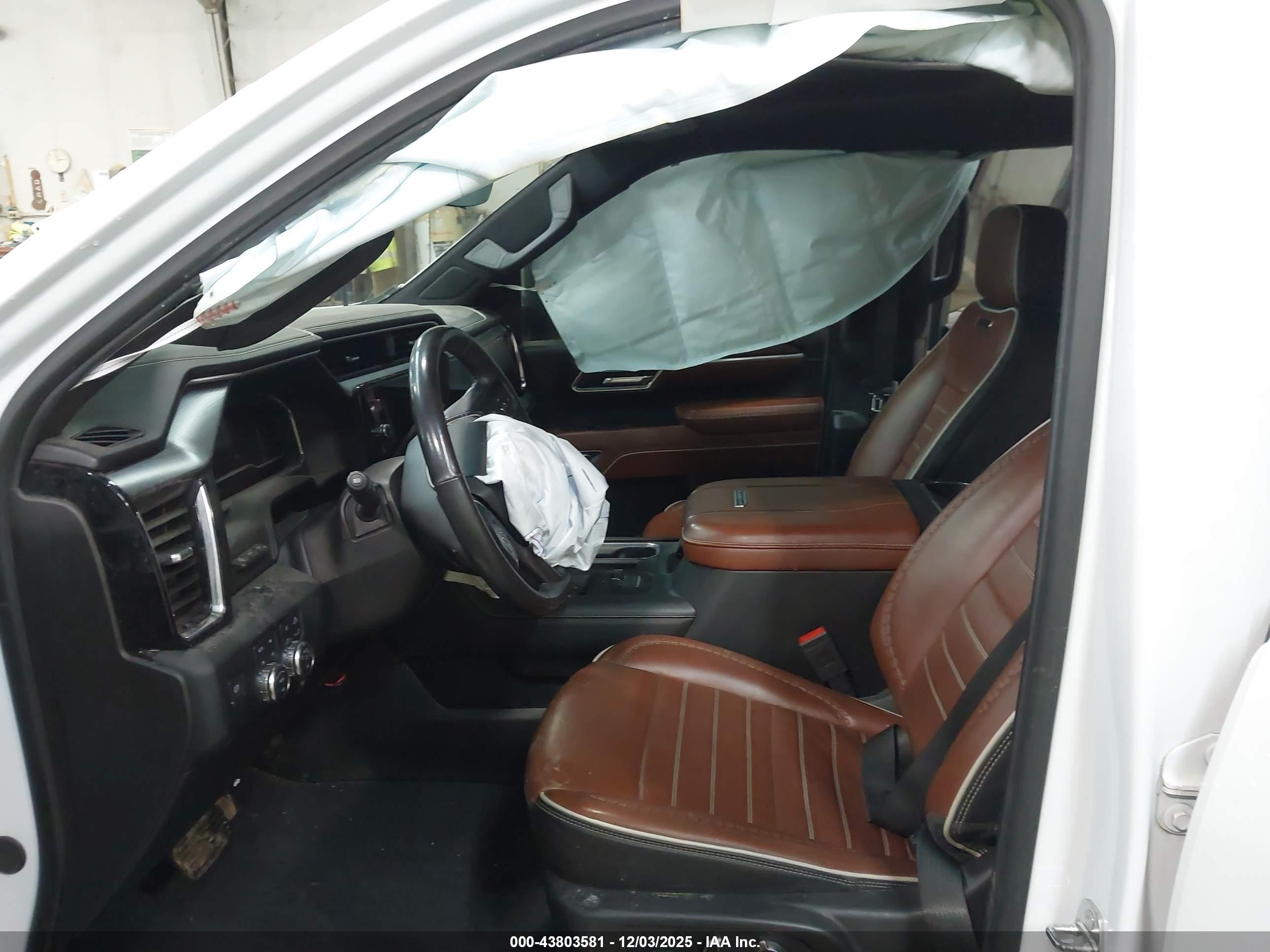 GMC SIERRA image 5