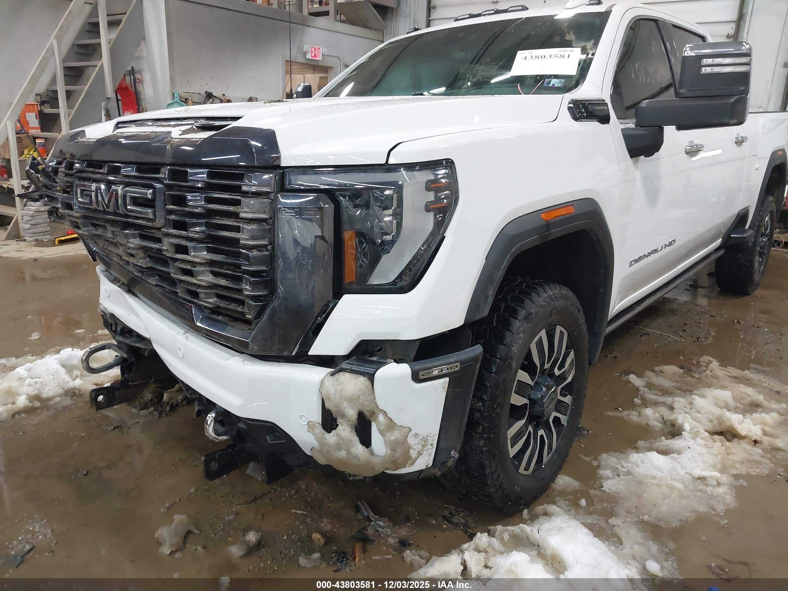 GMC SIERRA image 6