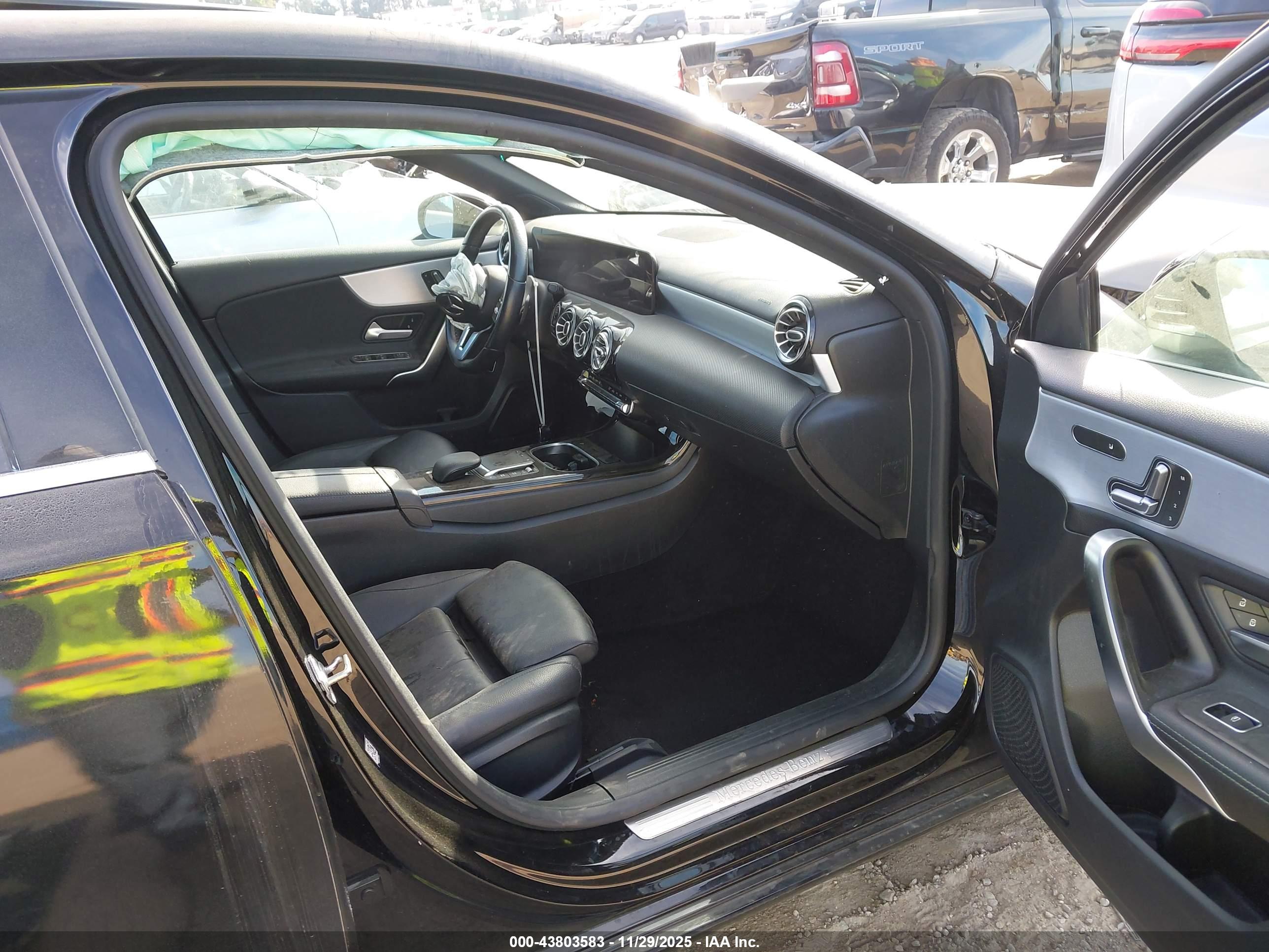MERCEDES-BENZ A image 5