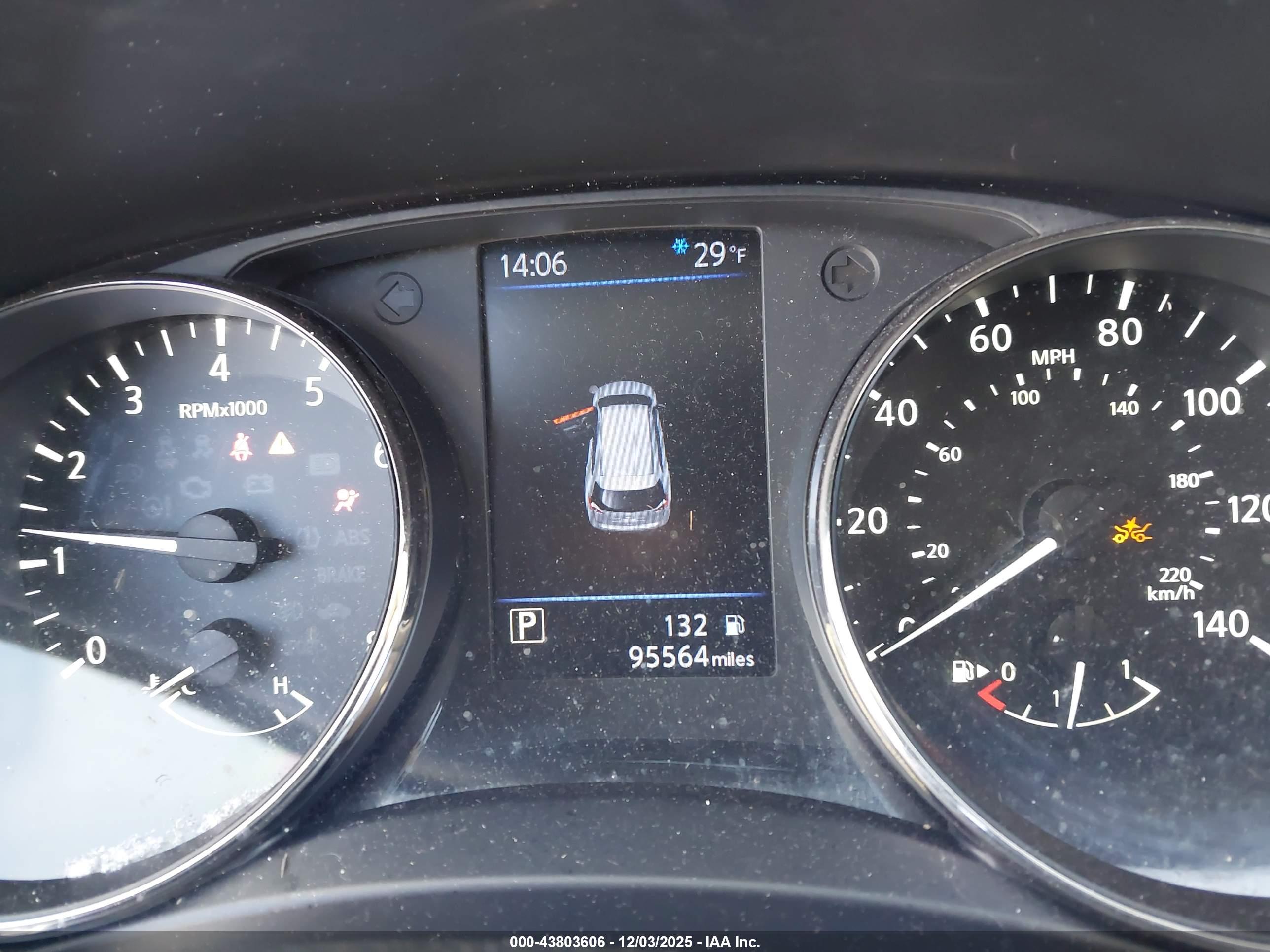 NISSAN ROGUE image 7