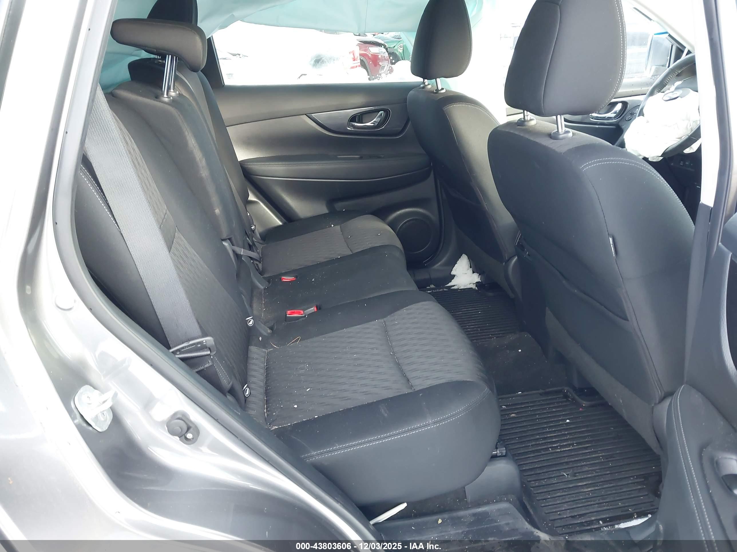 NISSAN ROGUE image 8