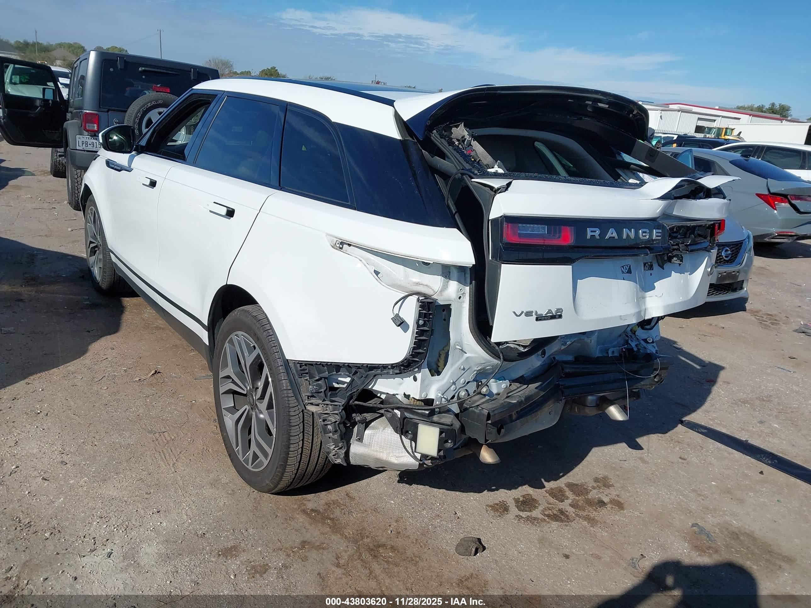 LAND ROVER image 6