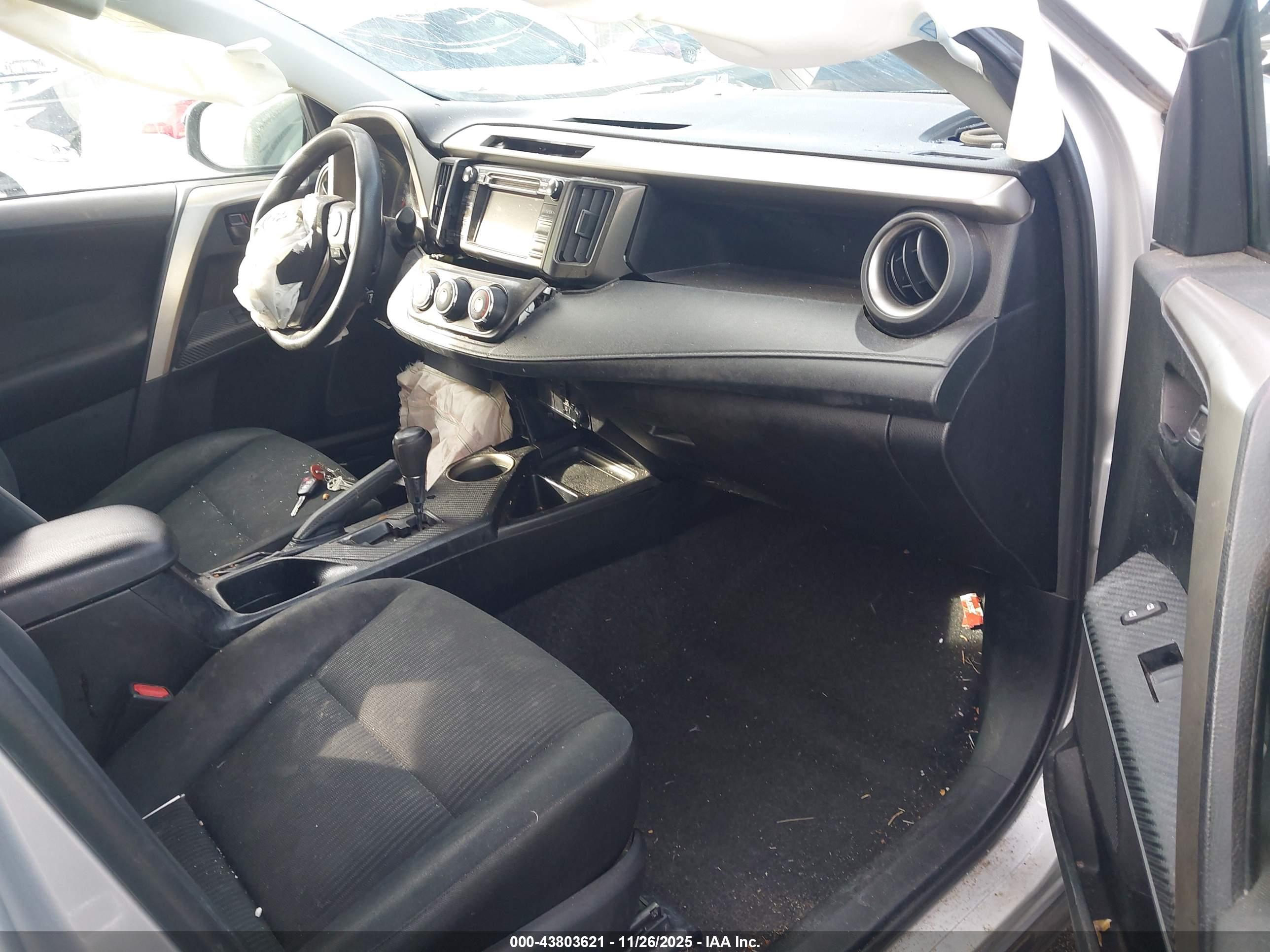 TOYOTA RAV4 image 5