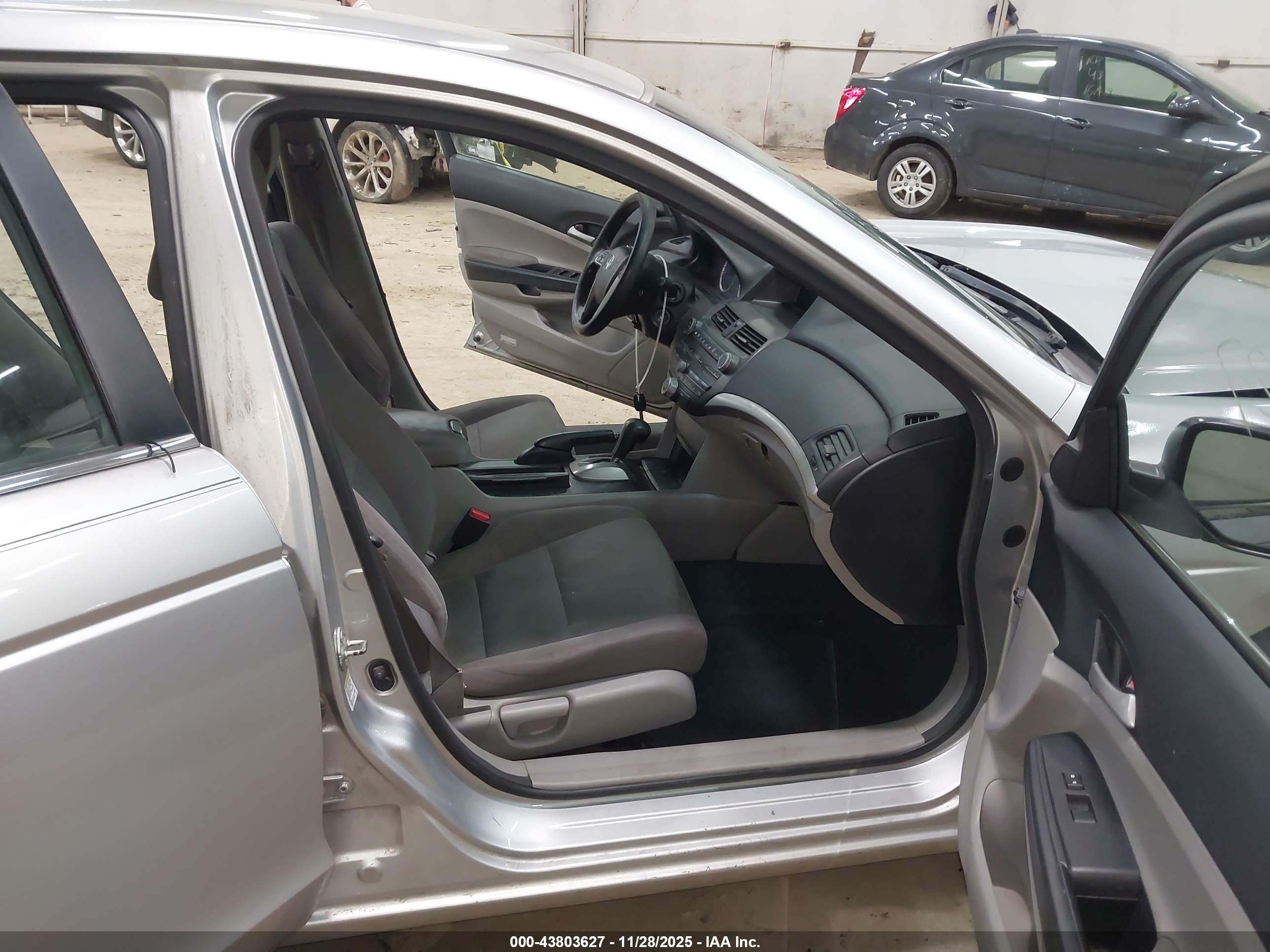 HONDA ACCORD image 5