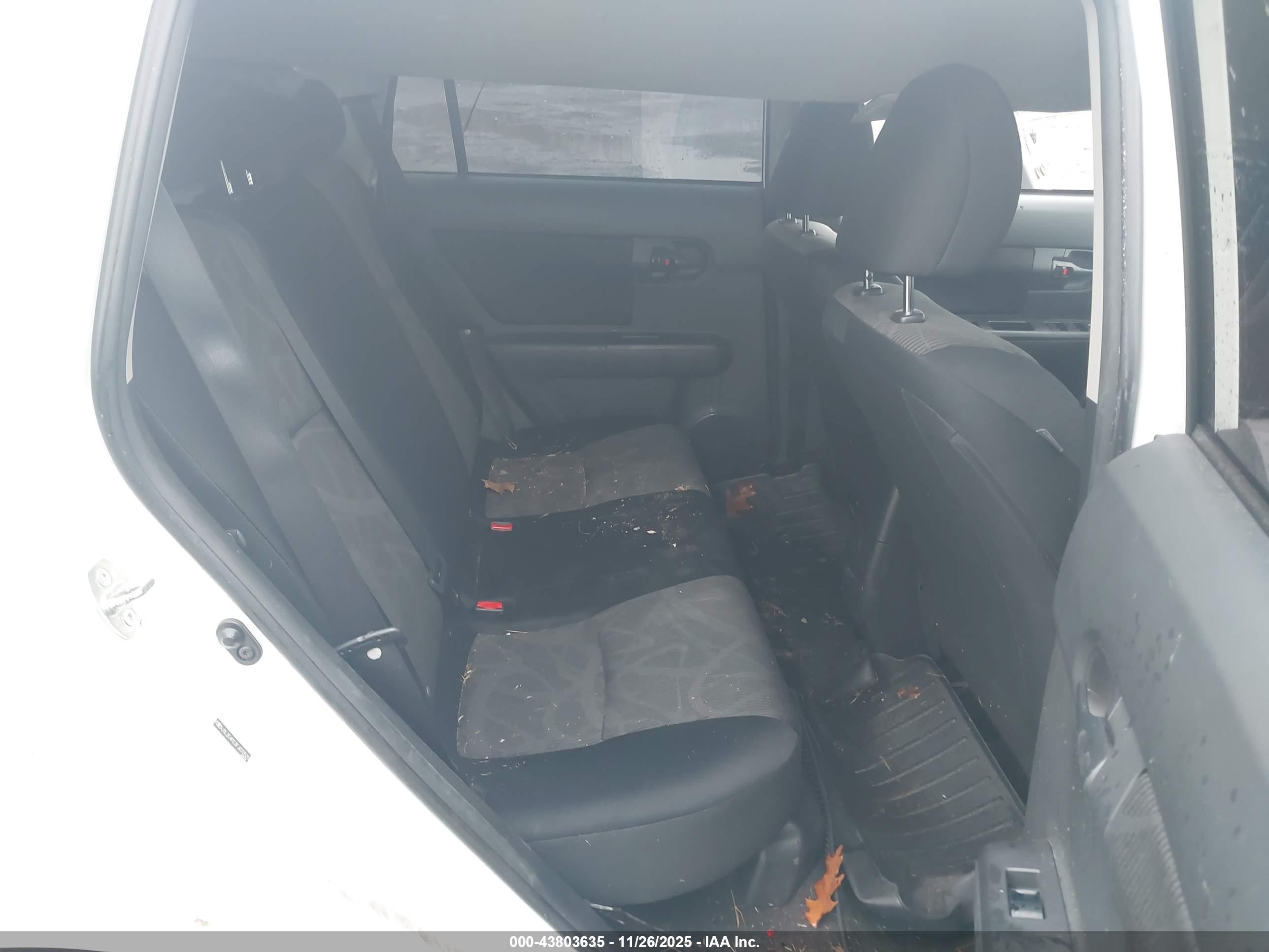 SCION XB image 8