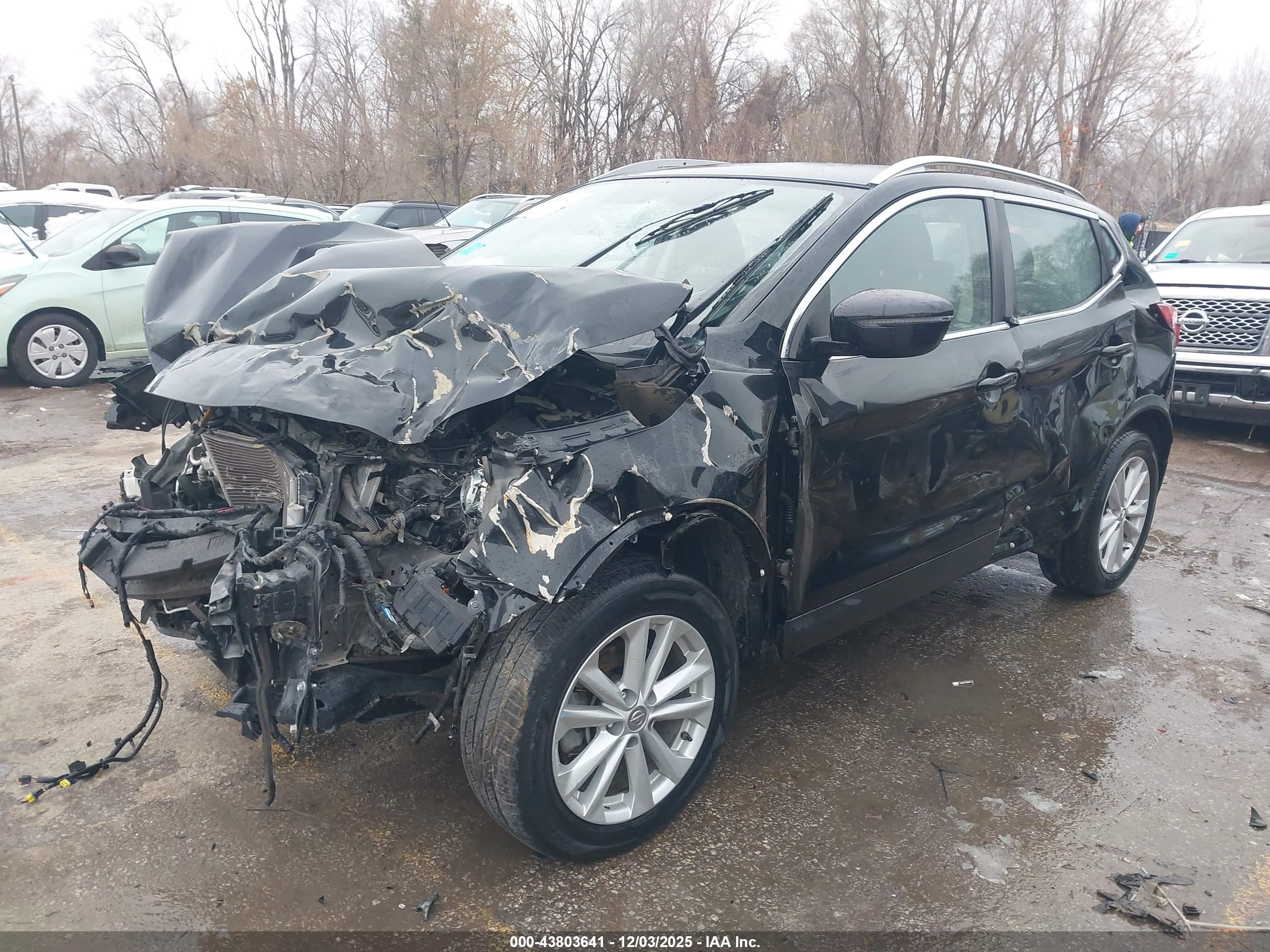 NISSAN ROGUE image 2