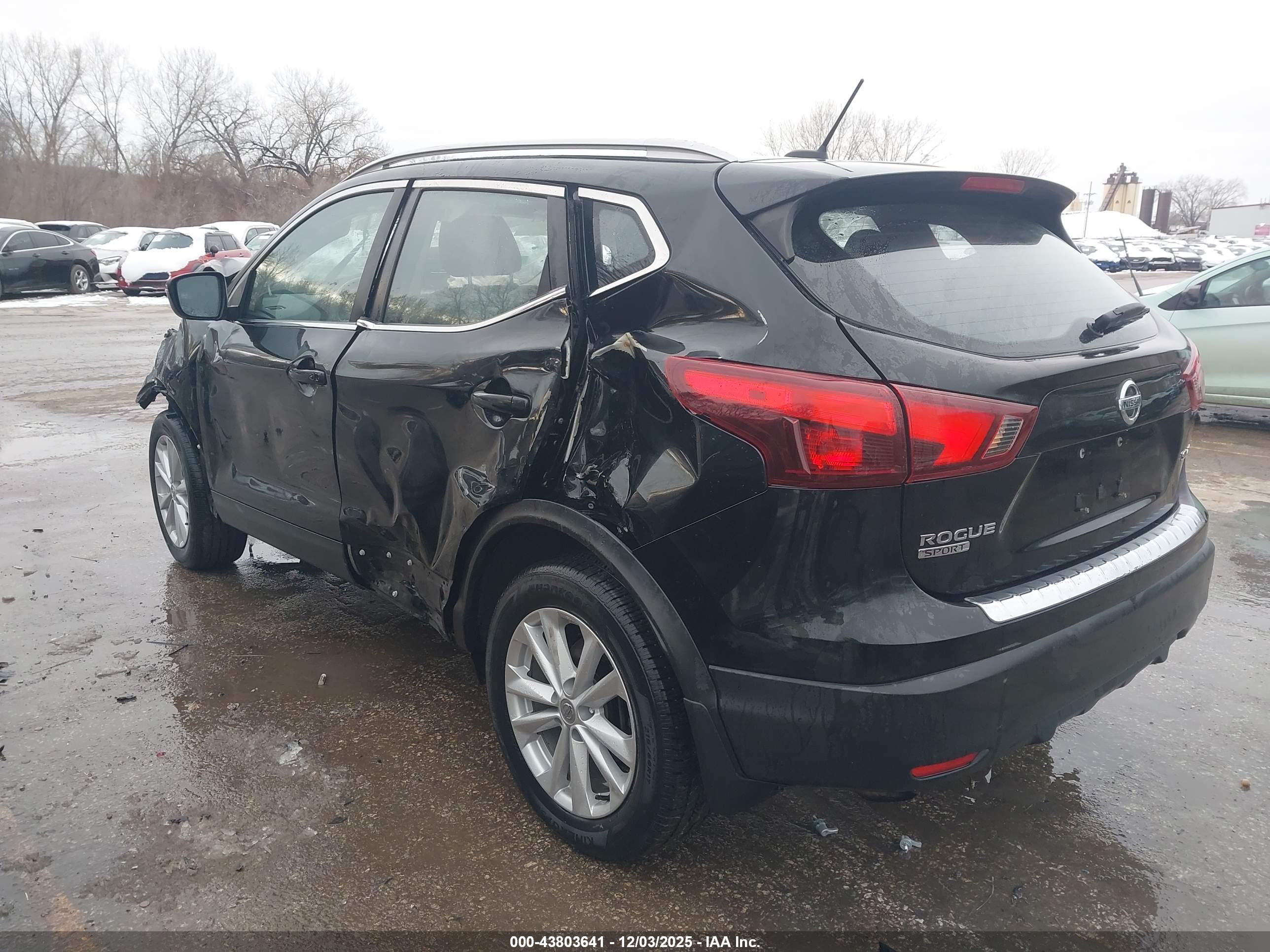 NISSAN ROGUE image 3