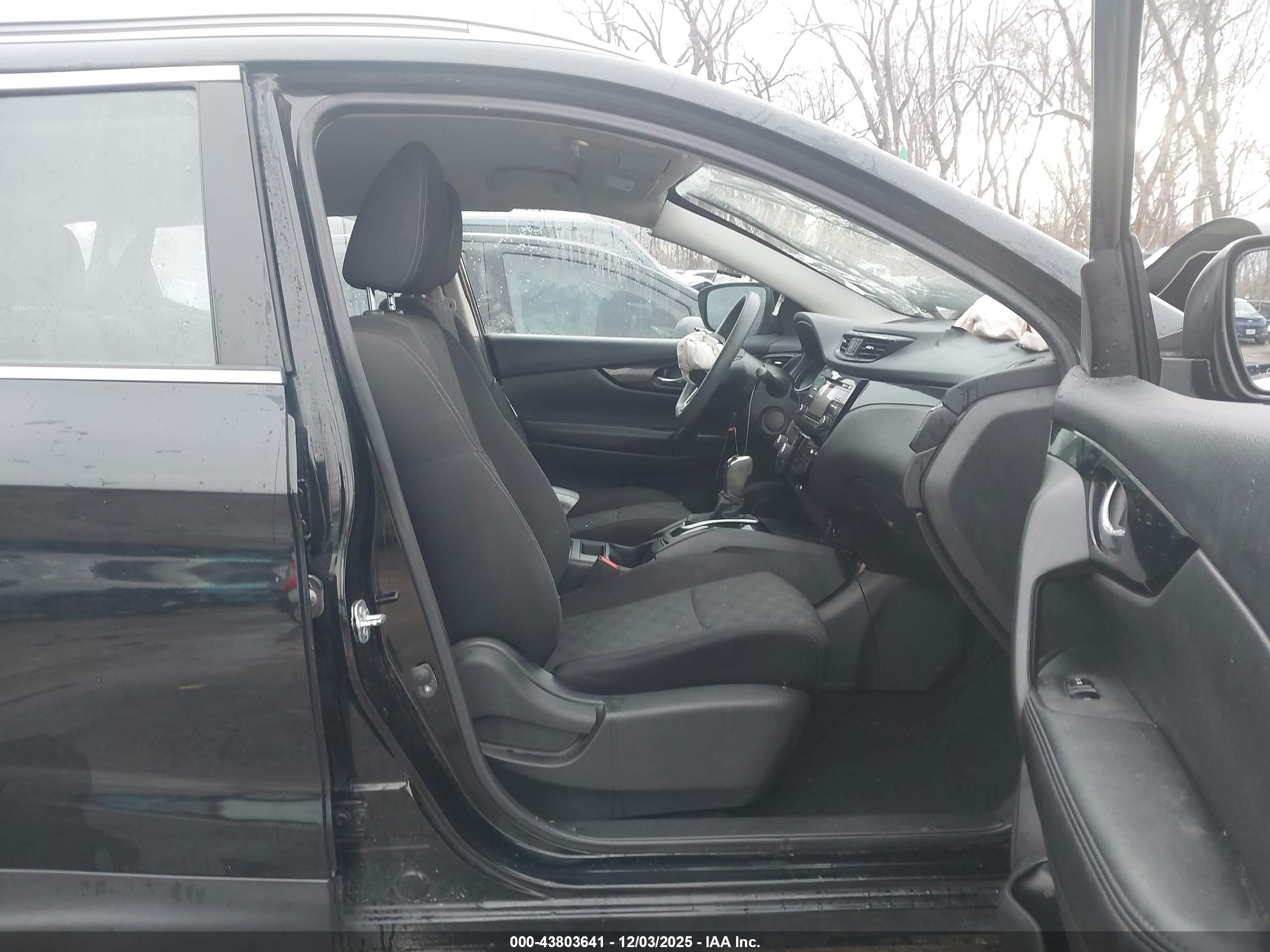 NISSAN ROGUE image 5