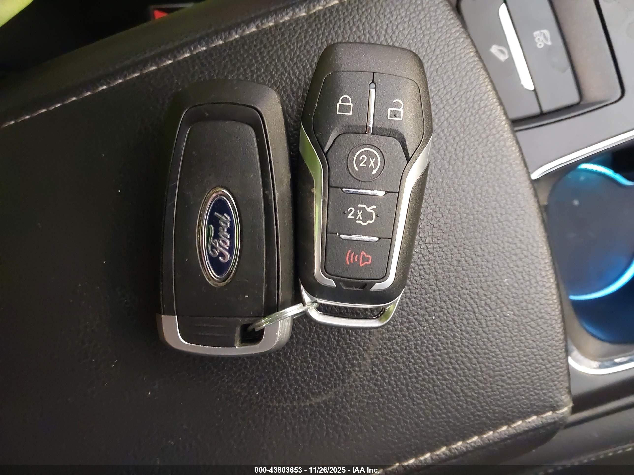 FORD FUSION image 11