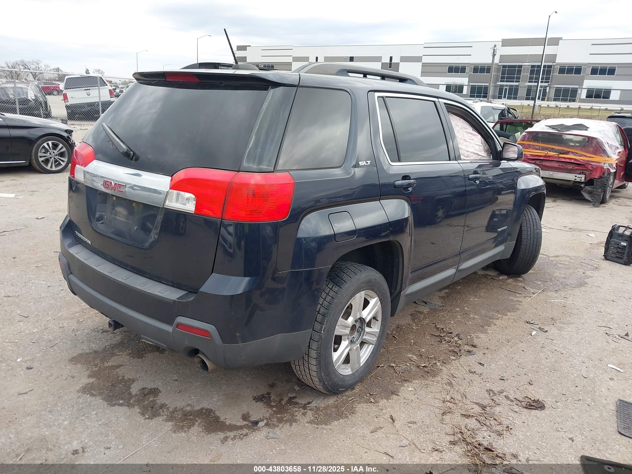 GMC TERRAIN image 4
