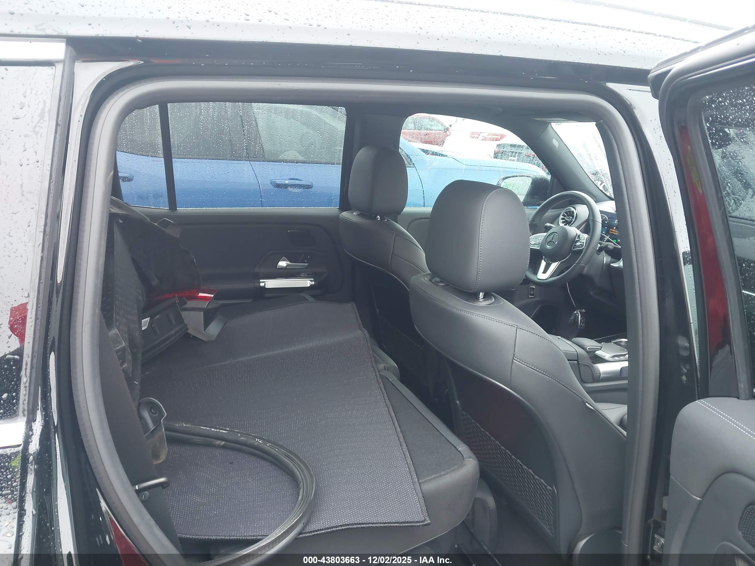 MERCEDES-BENZ EQB image 8
