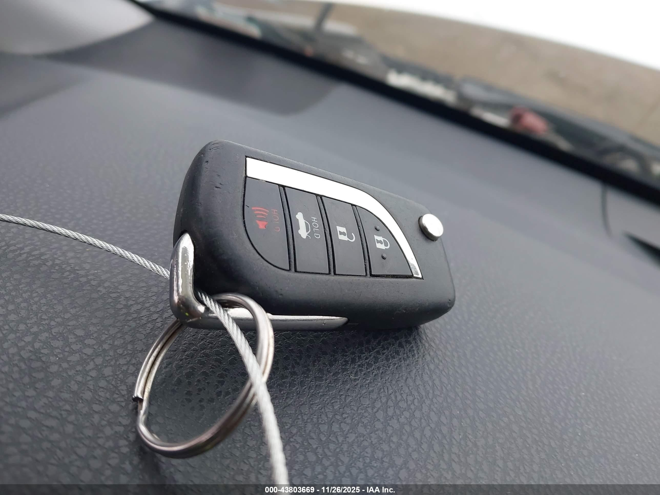 TOYOTA CAMRY image 11