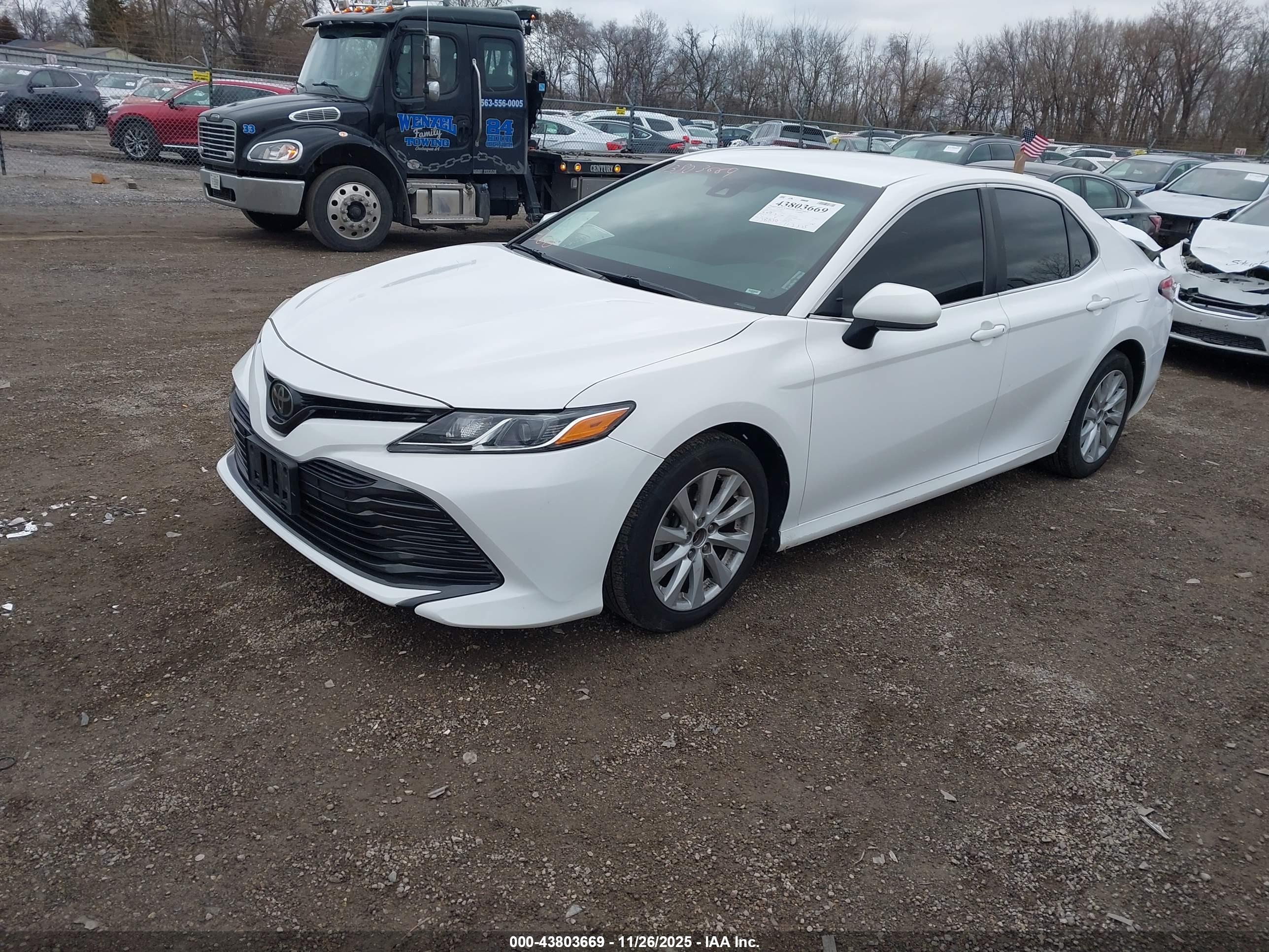 TOYOTA CAMRY image 2