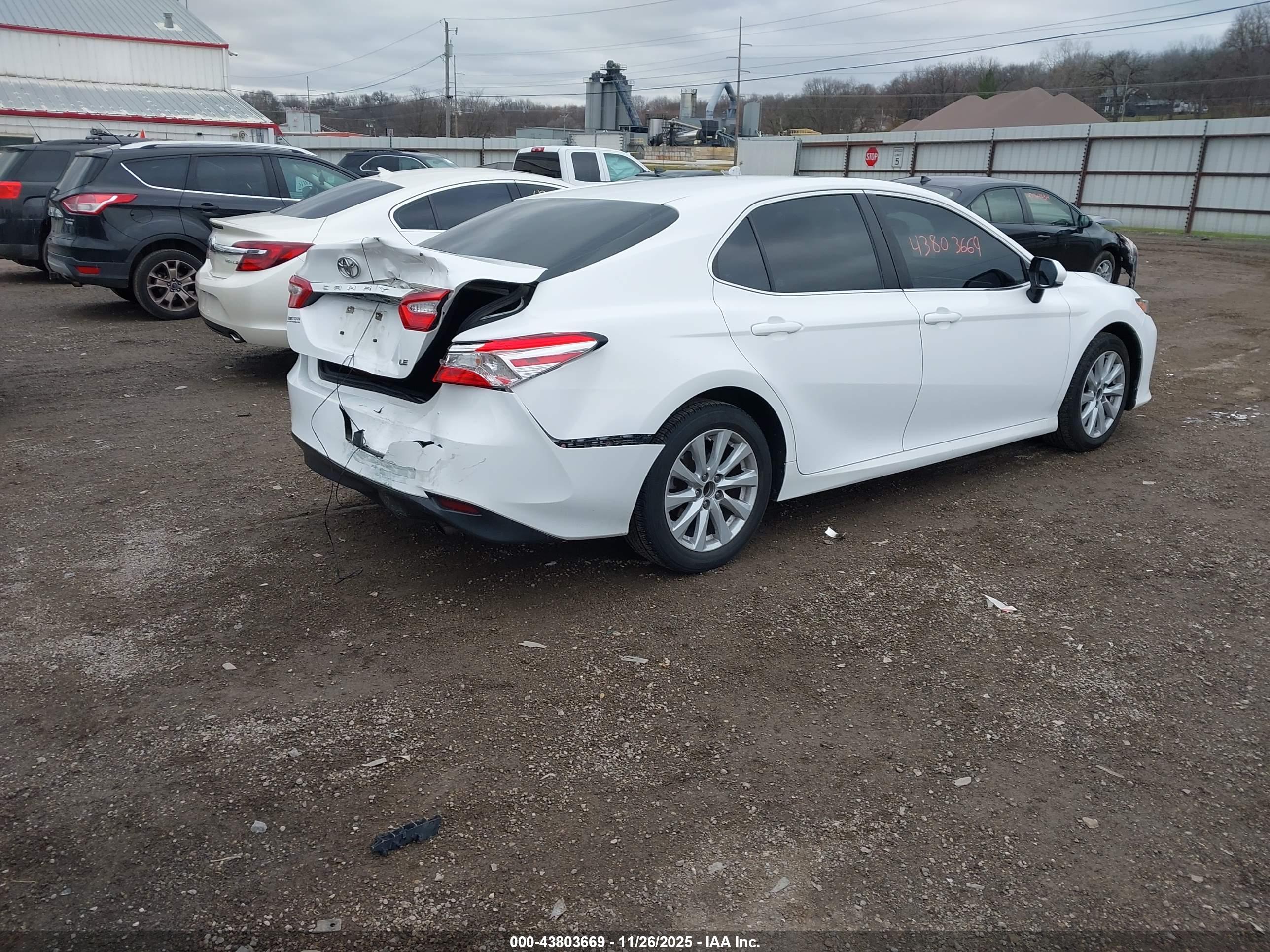 TOYOTA CAMRY image 4
