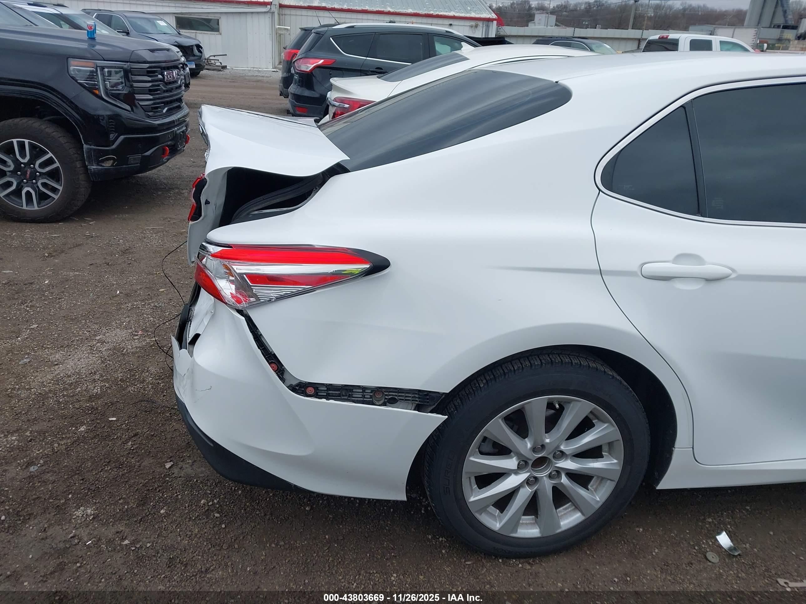 TOYOTA CAMRY image 6