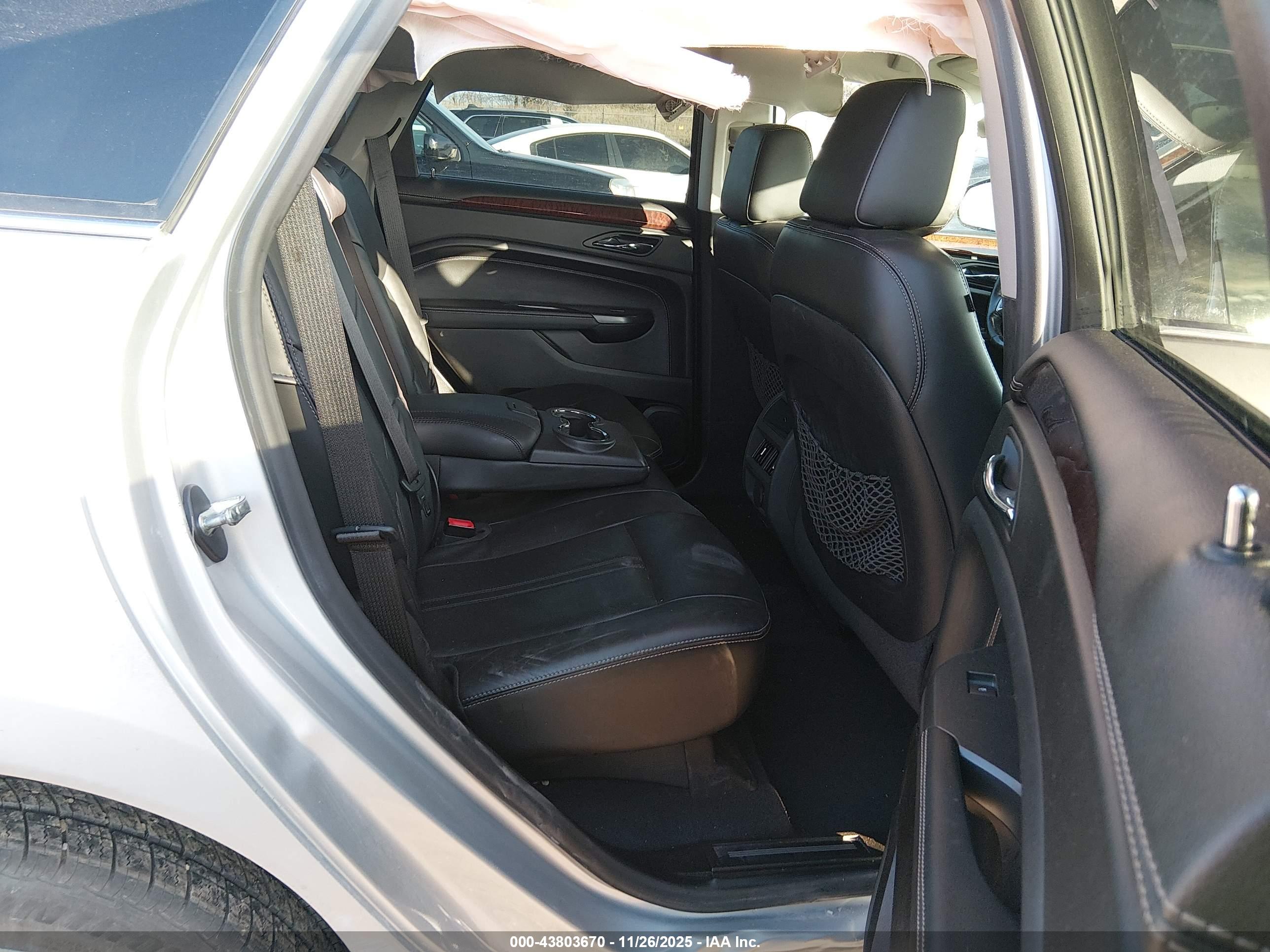 CADILLAC SRX image 8