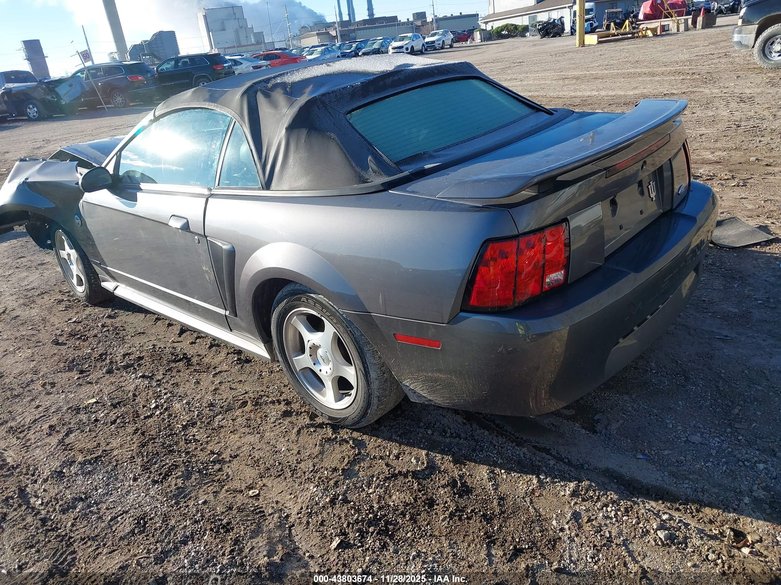 FORD MUSTANG image 3