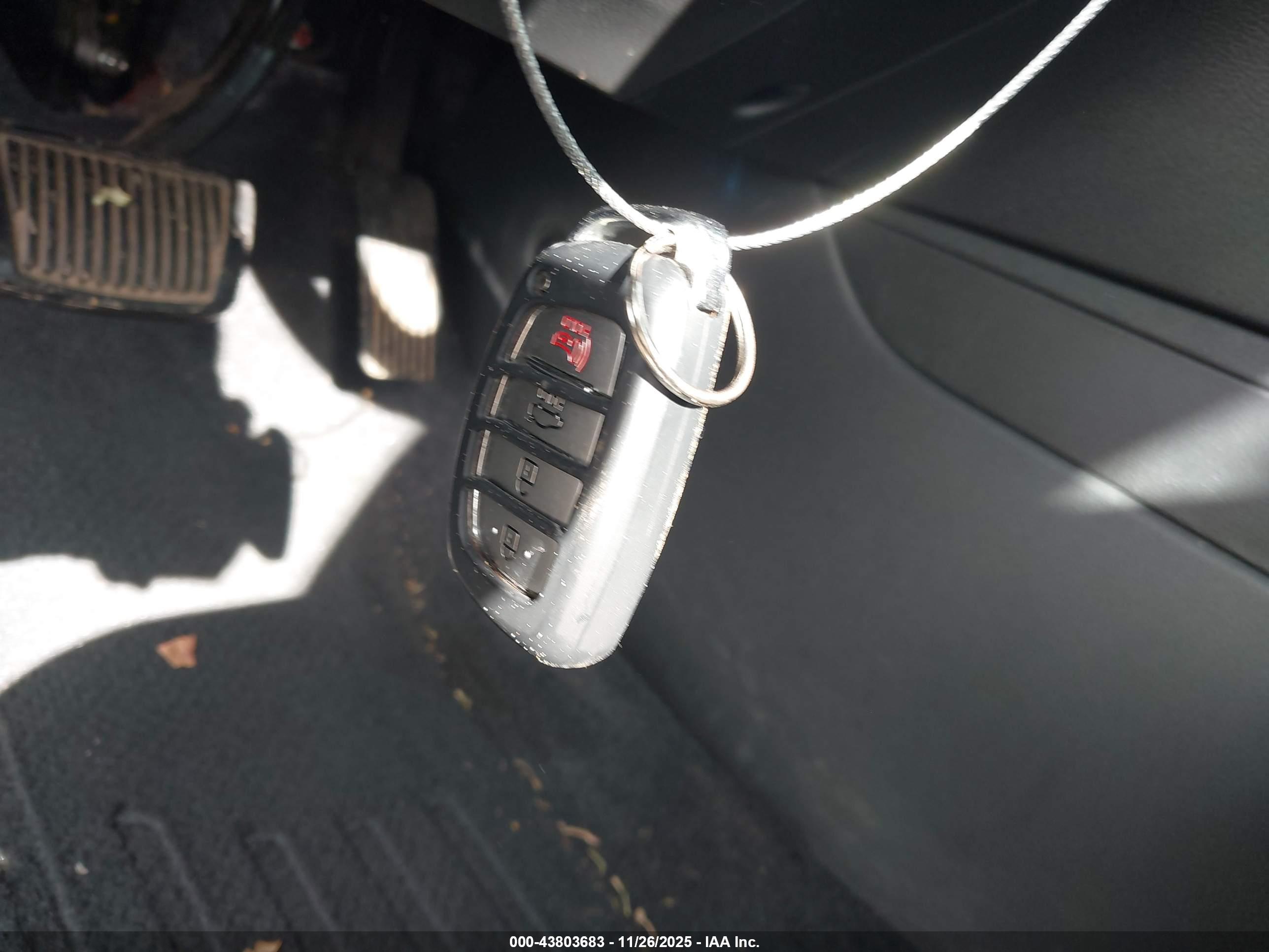 HYUNDAI ELANTRA image 11