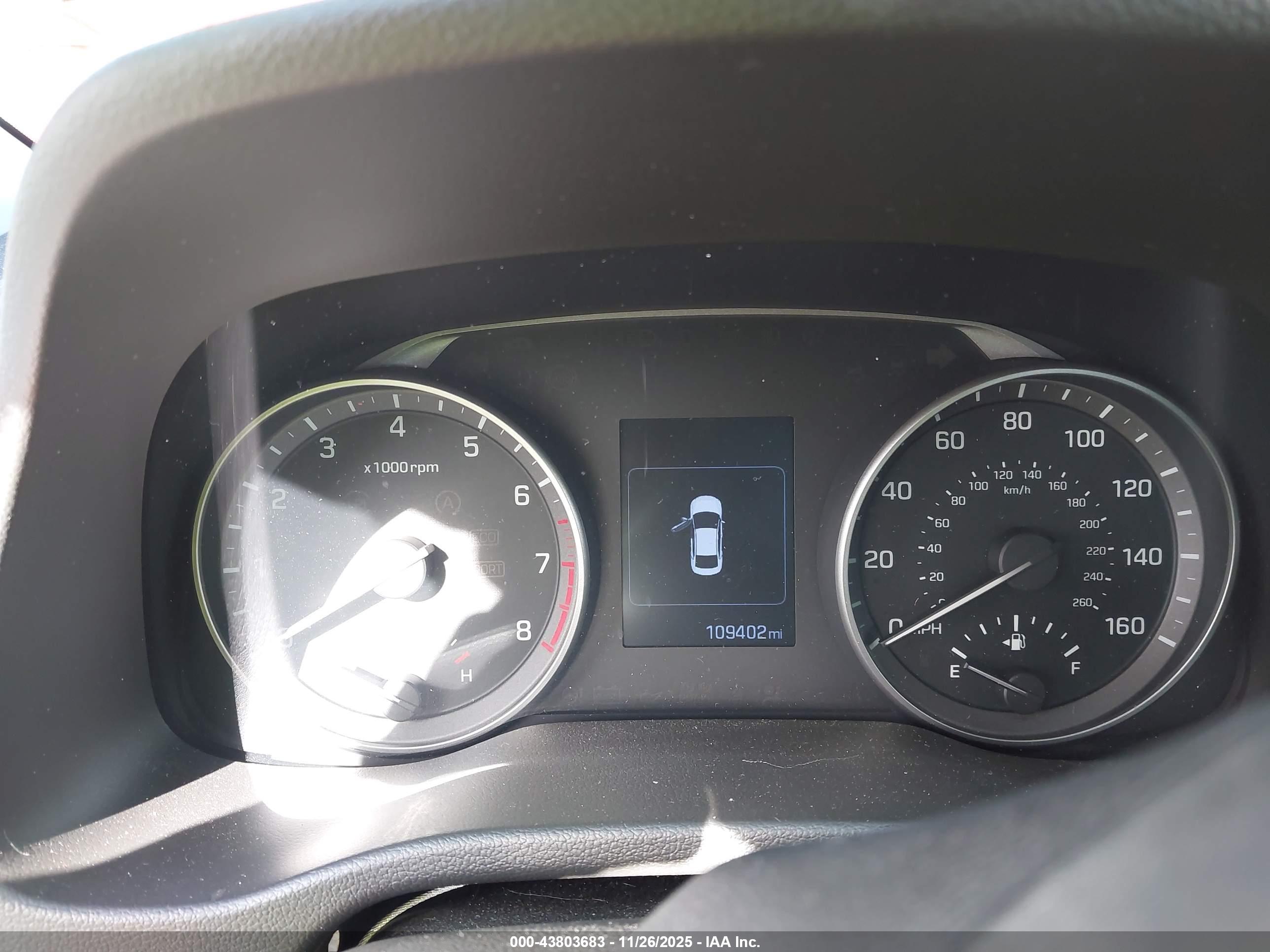 HYUNDAI ELANTRA image 7