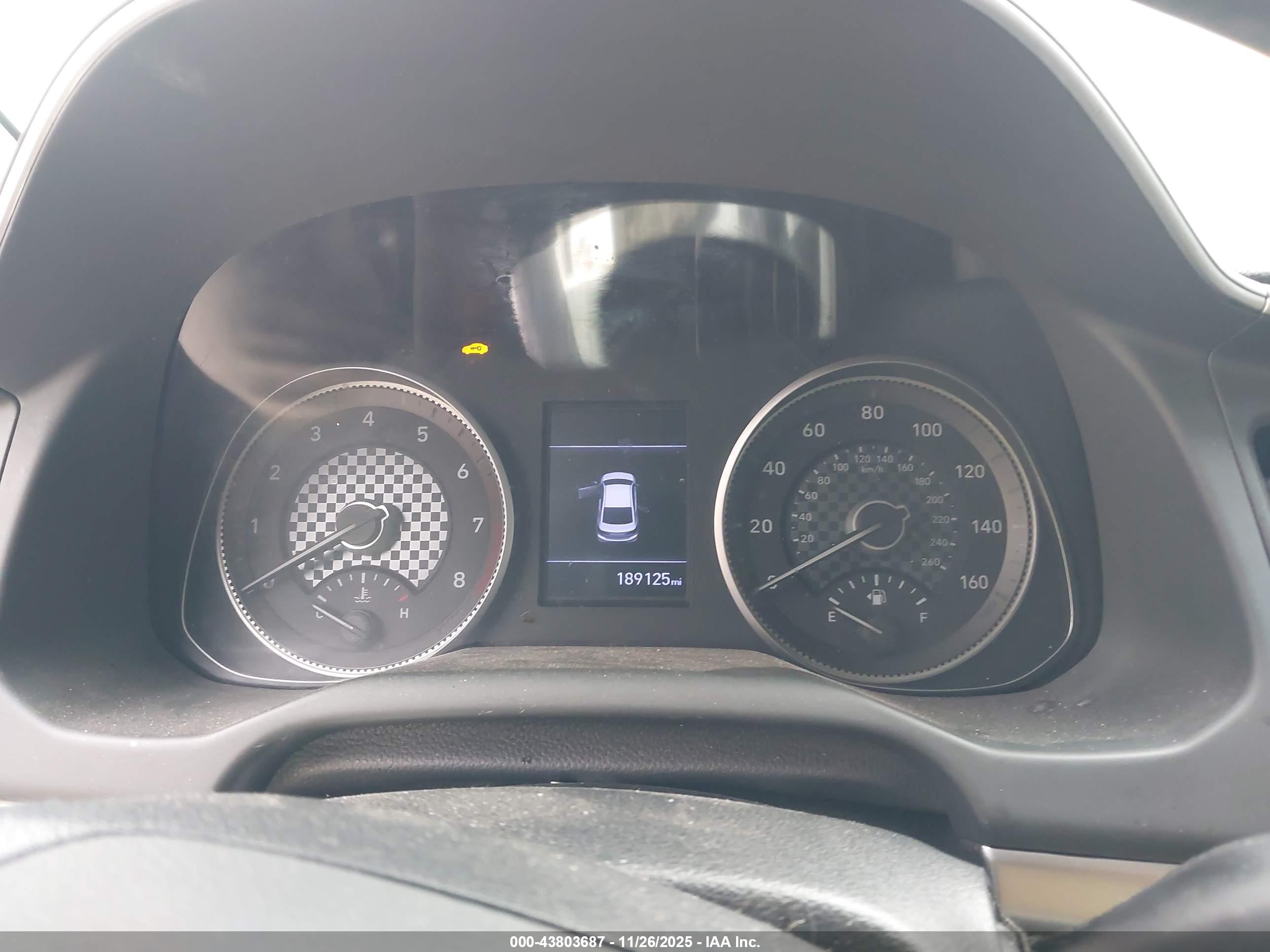 HYUNDAI ELANTRA image 7