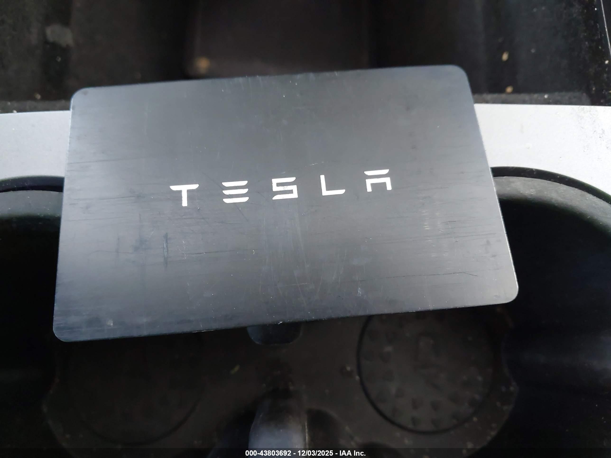 TESLA MODEL image 11
