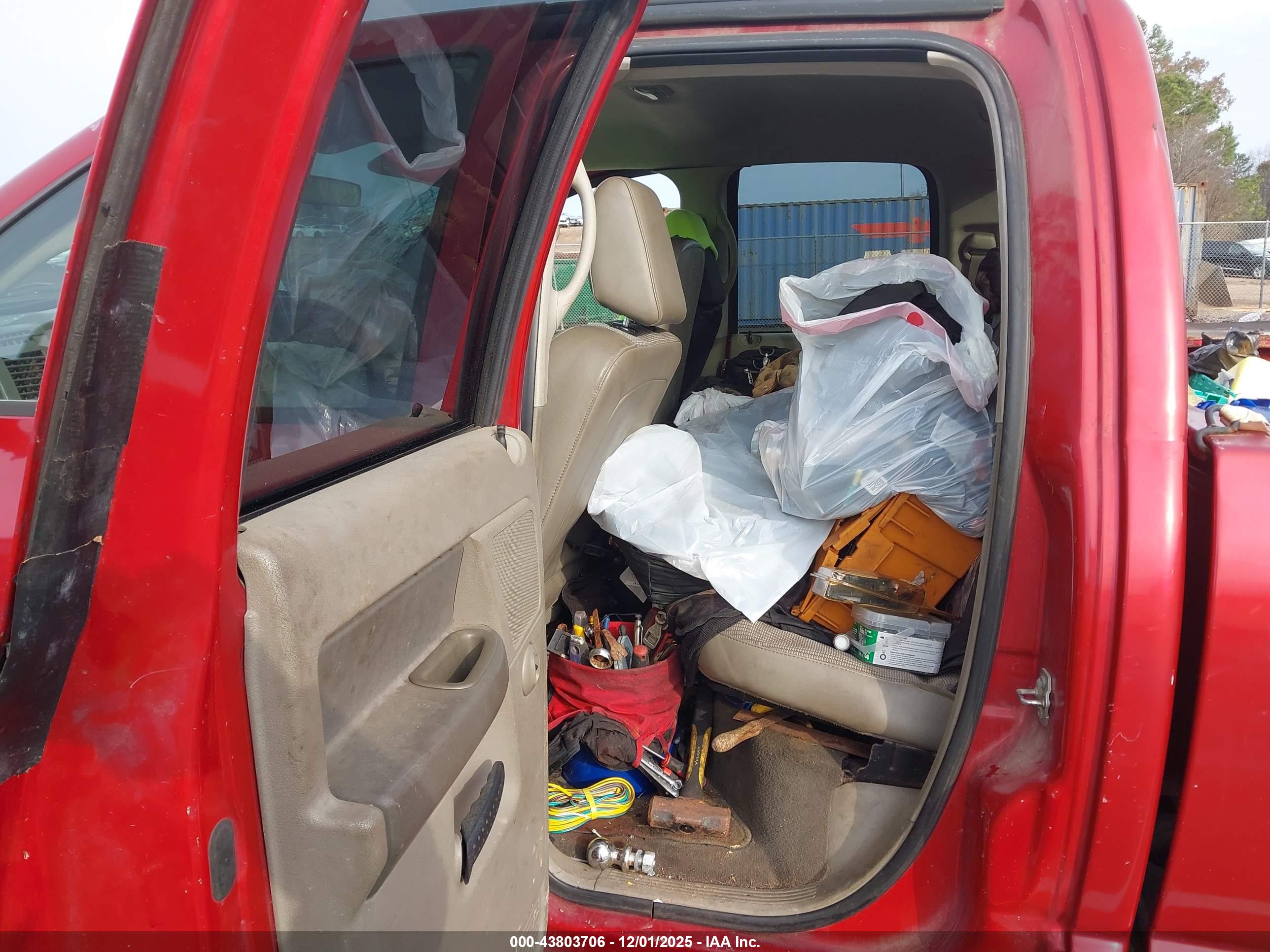 DODGE RAM image 8