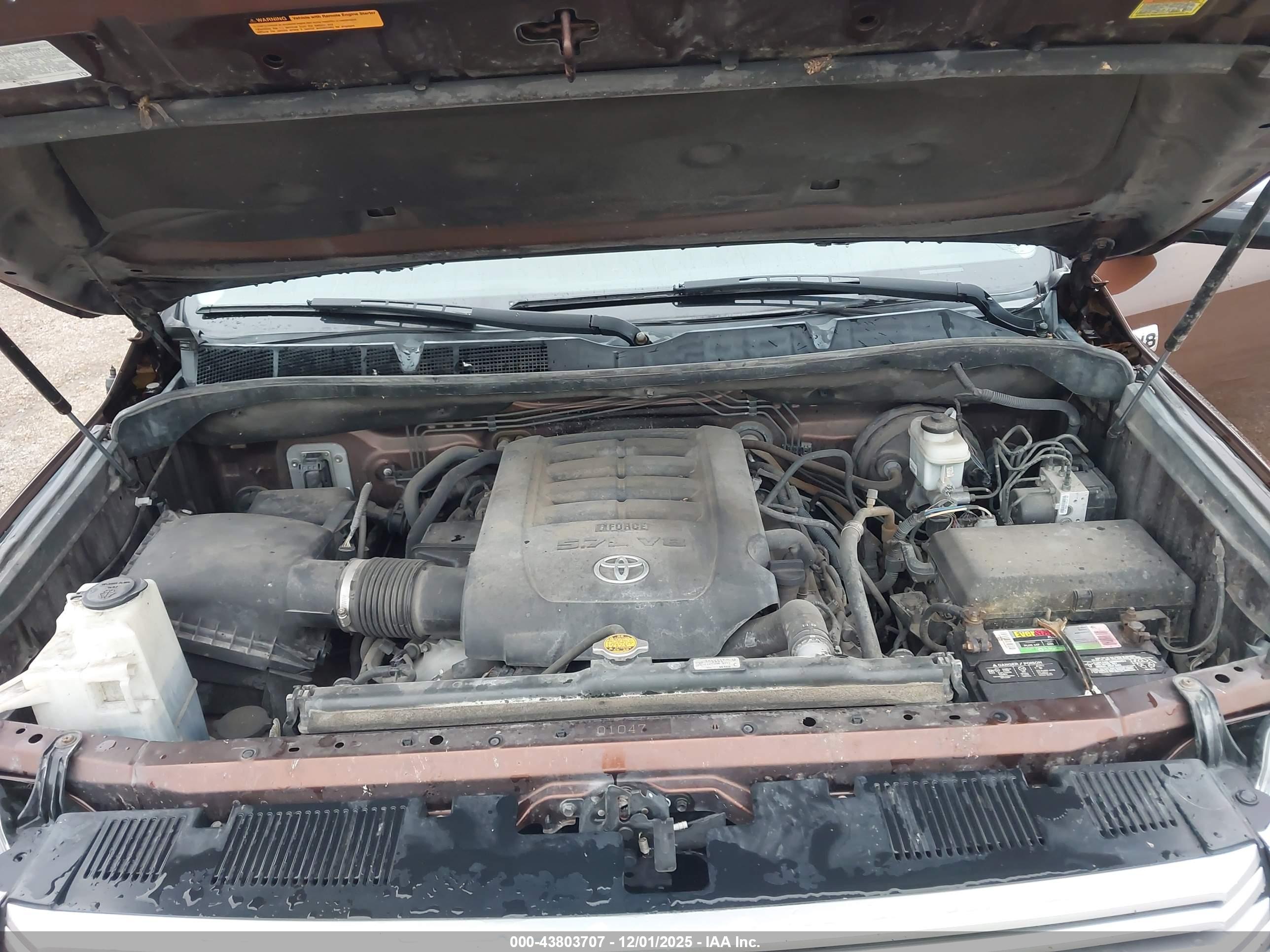 TOYOTA TUNDRA image 10