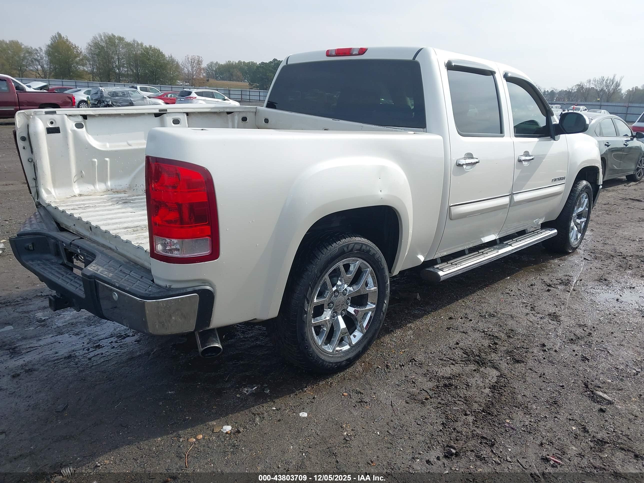 GMC SIERRA image 4
