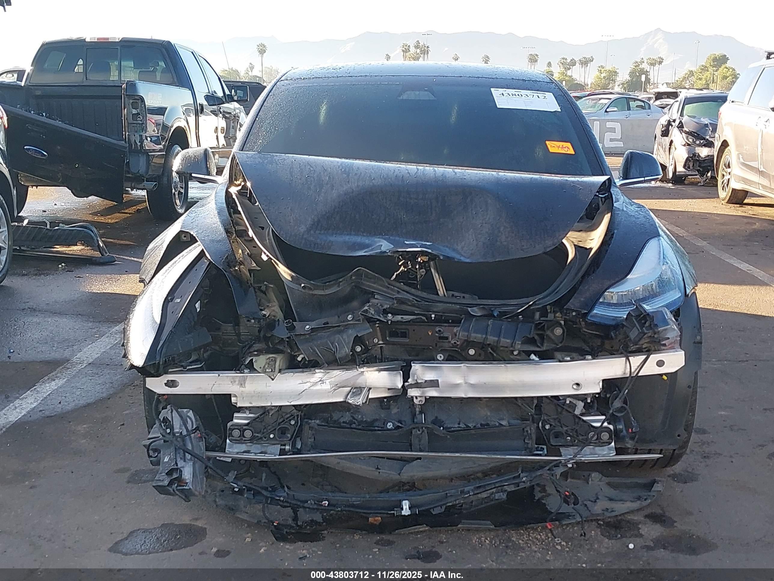 TESLA MODEL image 6