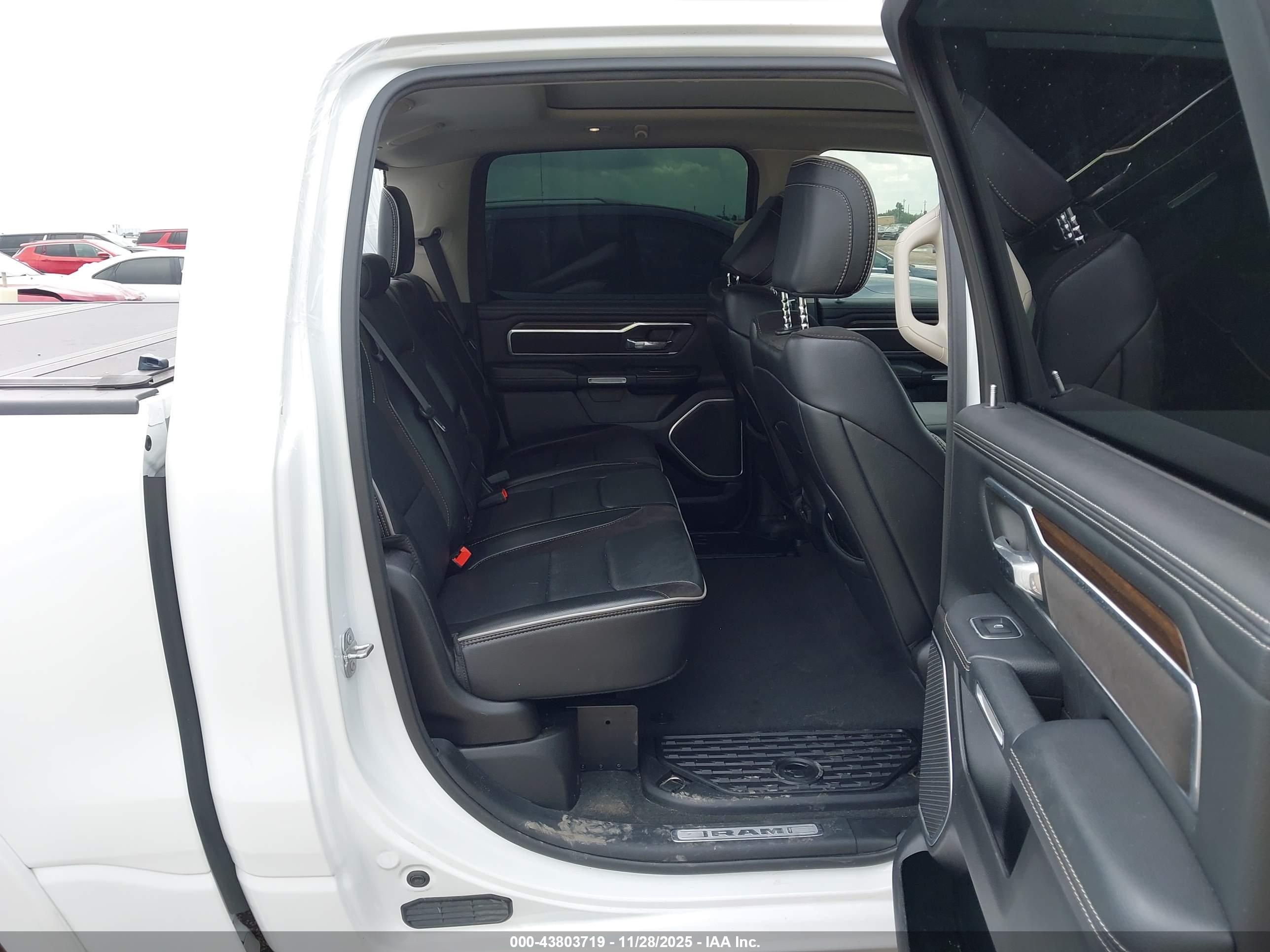 RAM 1500 image 8