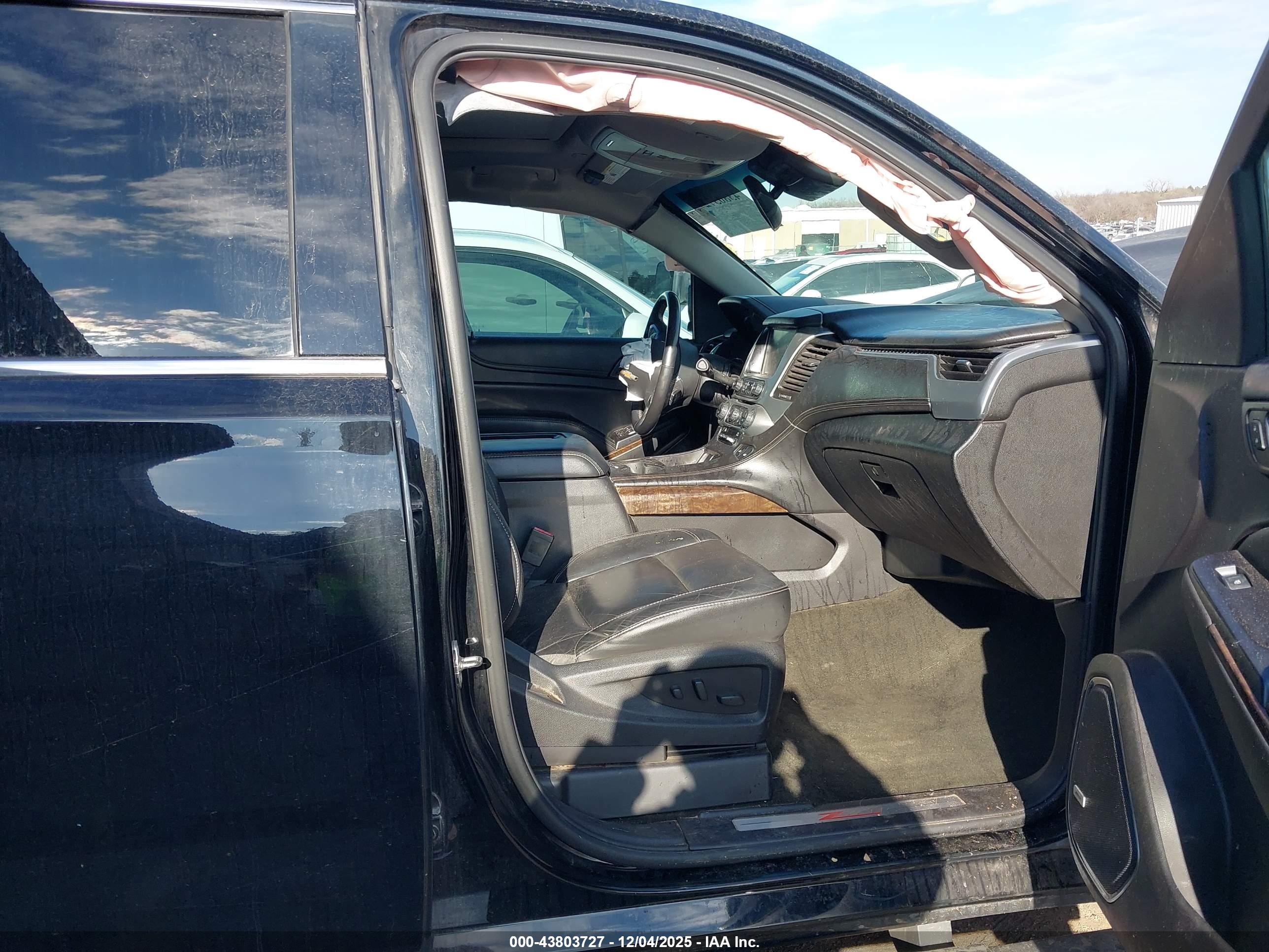 CHEVROLET TAHOE image 5