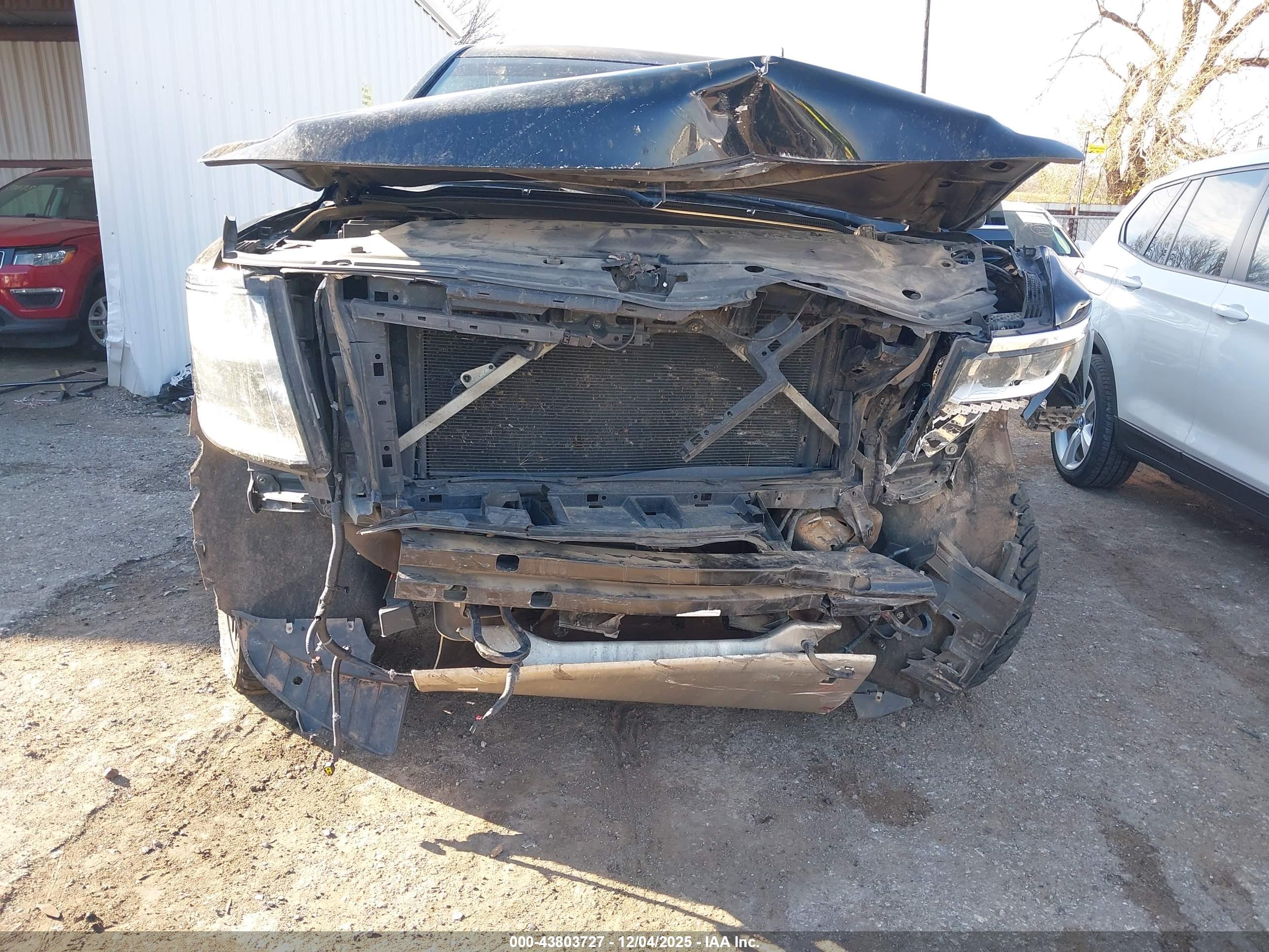 CHEVROLET TAHOE image 6