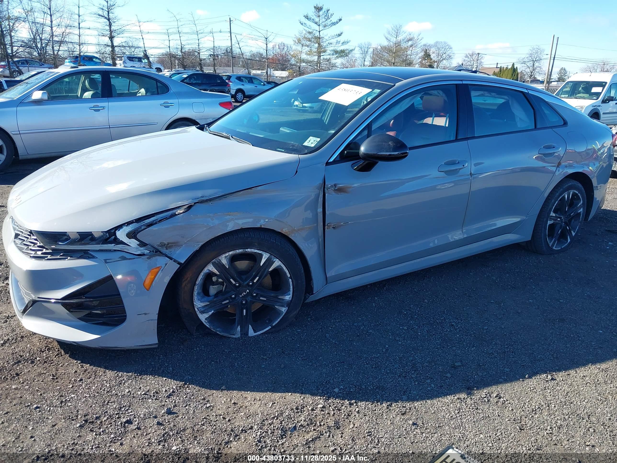KIA K5 image 6