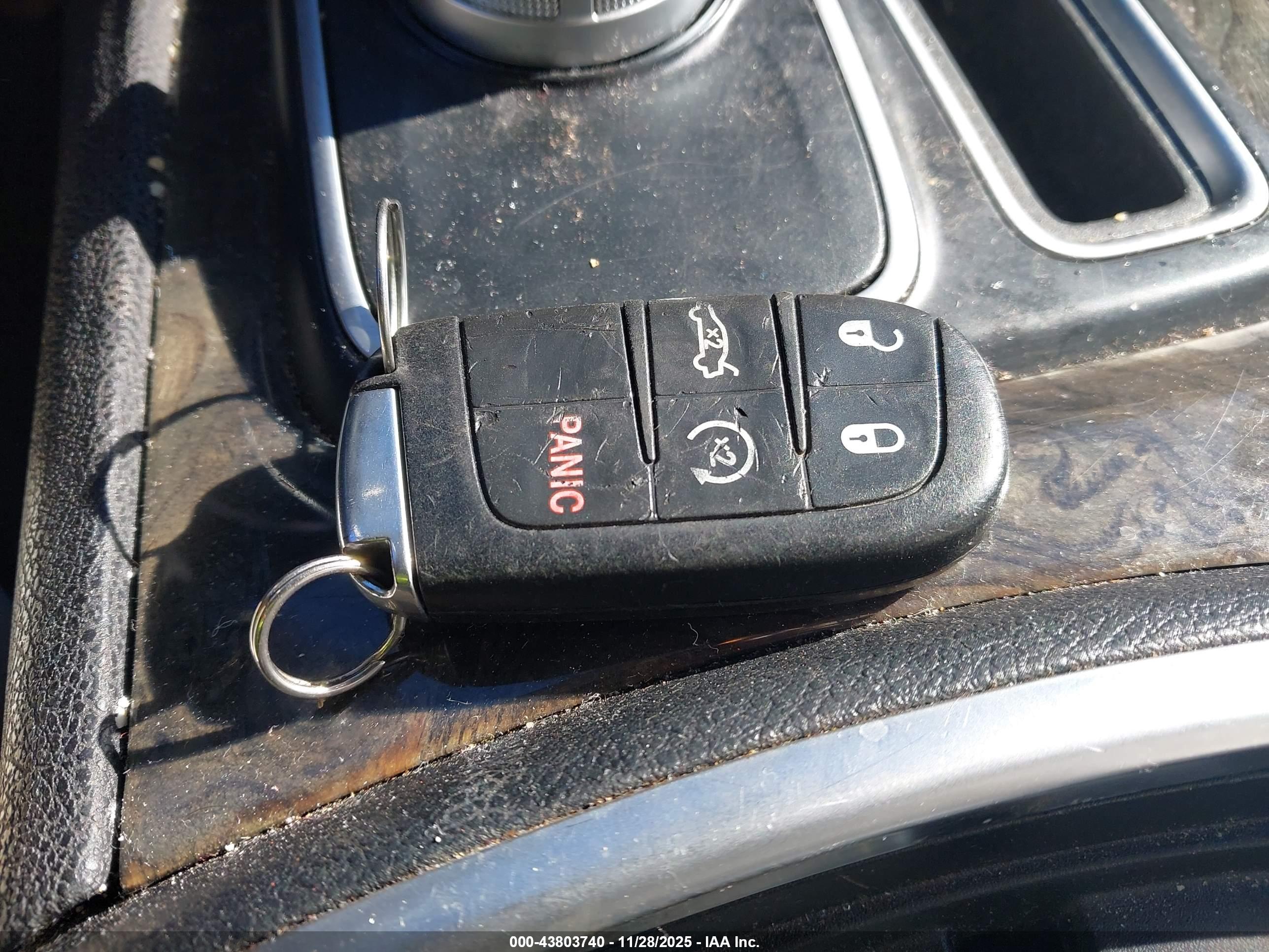 CHRYSLER 300 image 11
