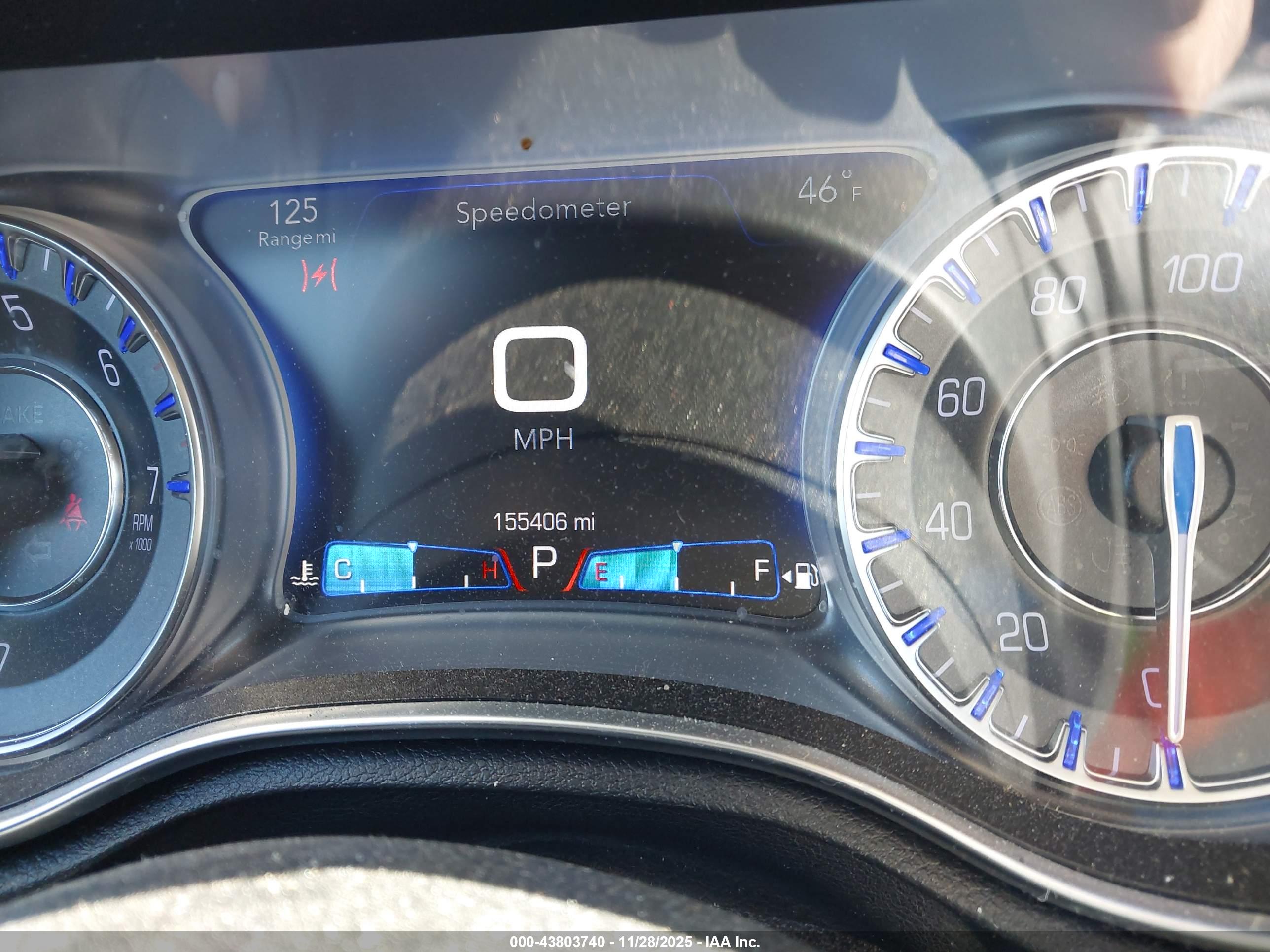 CHRYSLER 300 image 7