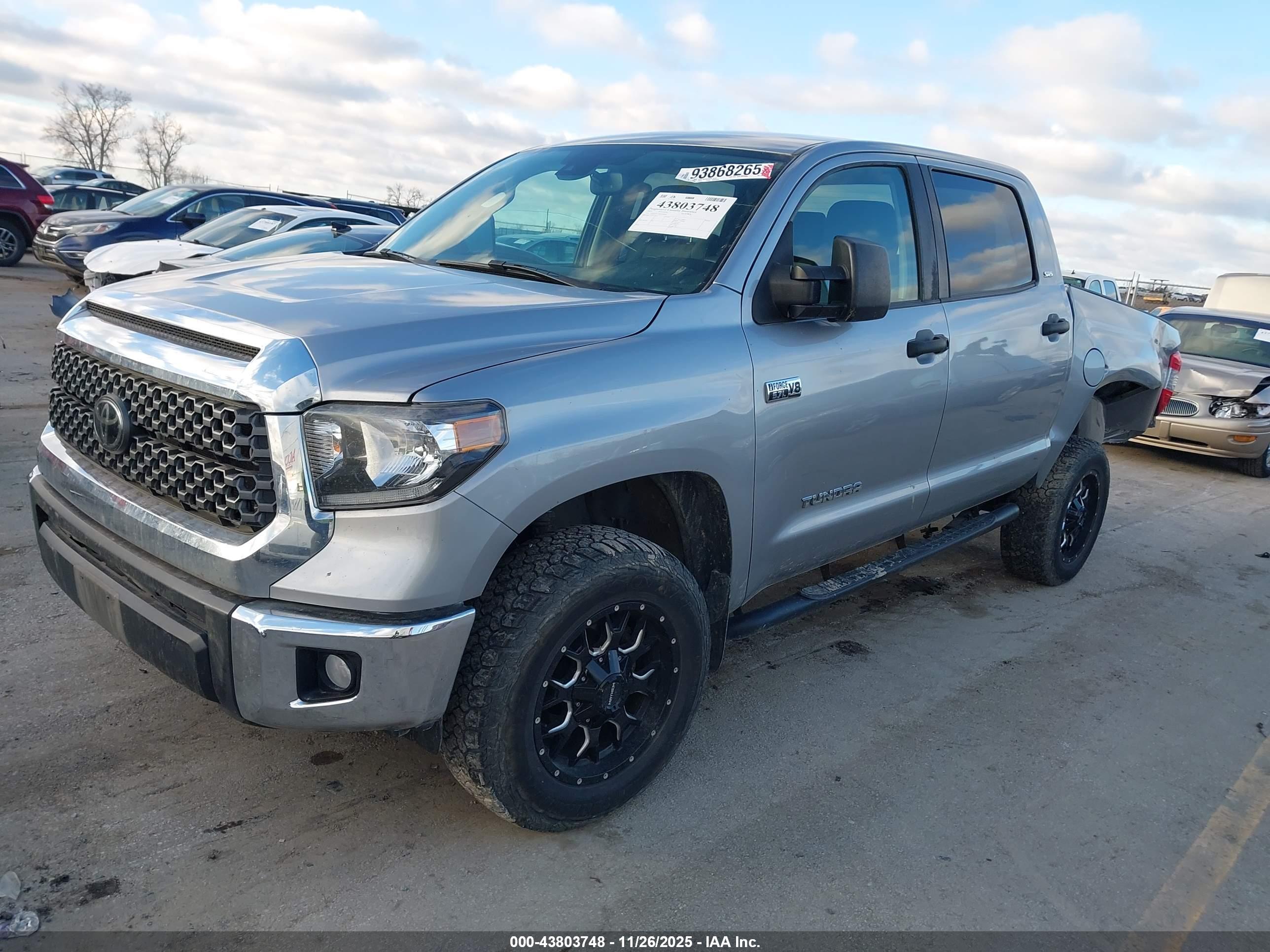 TOYOTA TUNDRA image 2