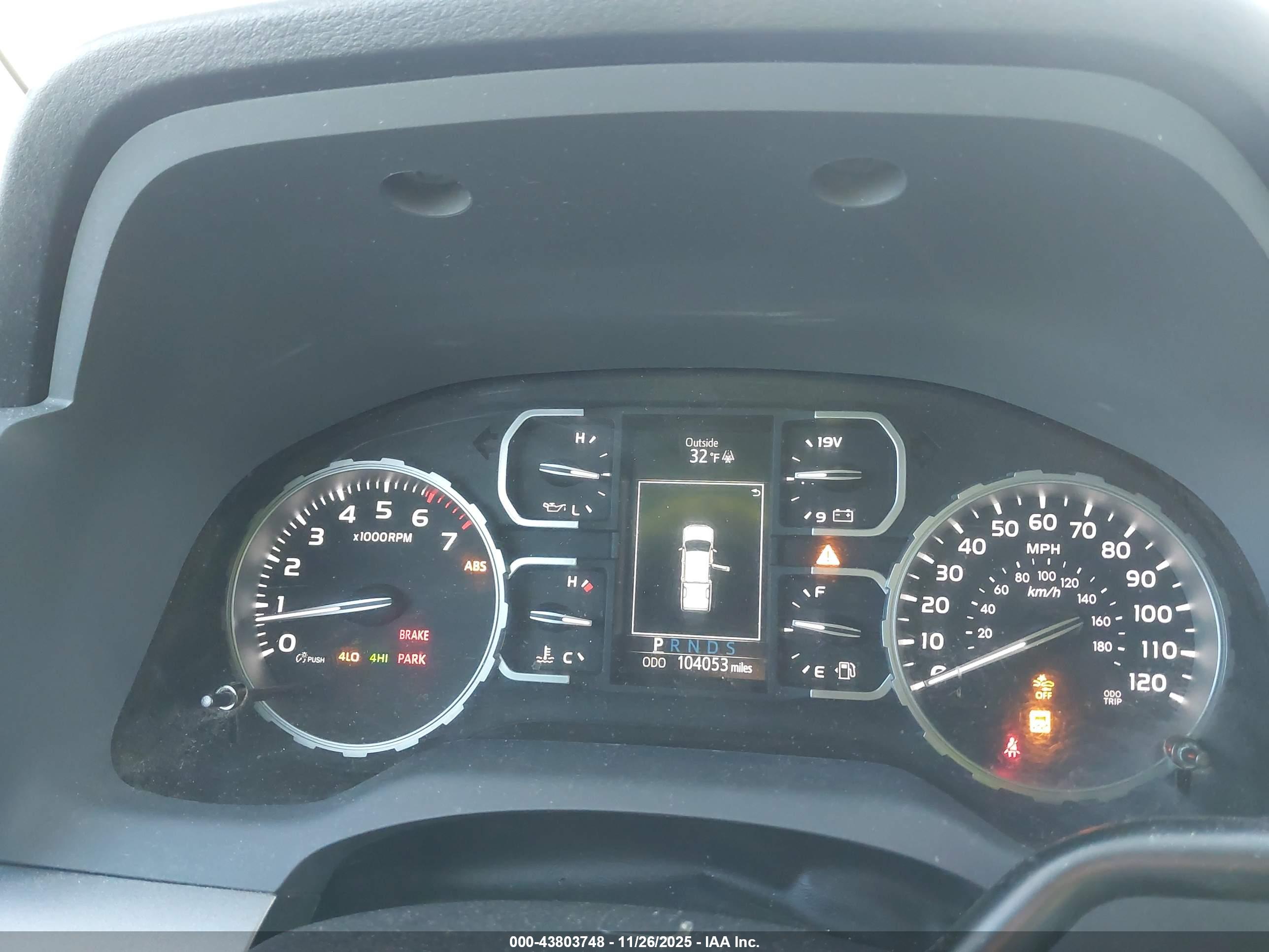 TOYOTA TUNDRA image 7