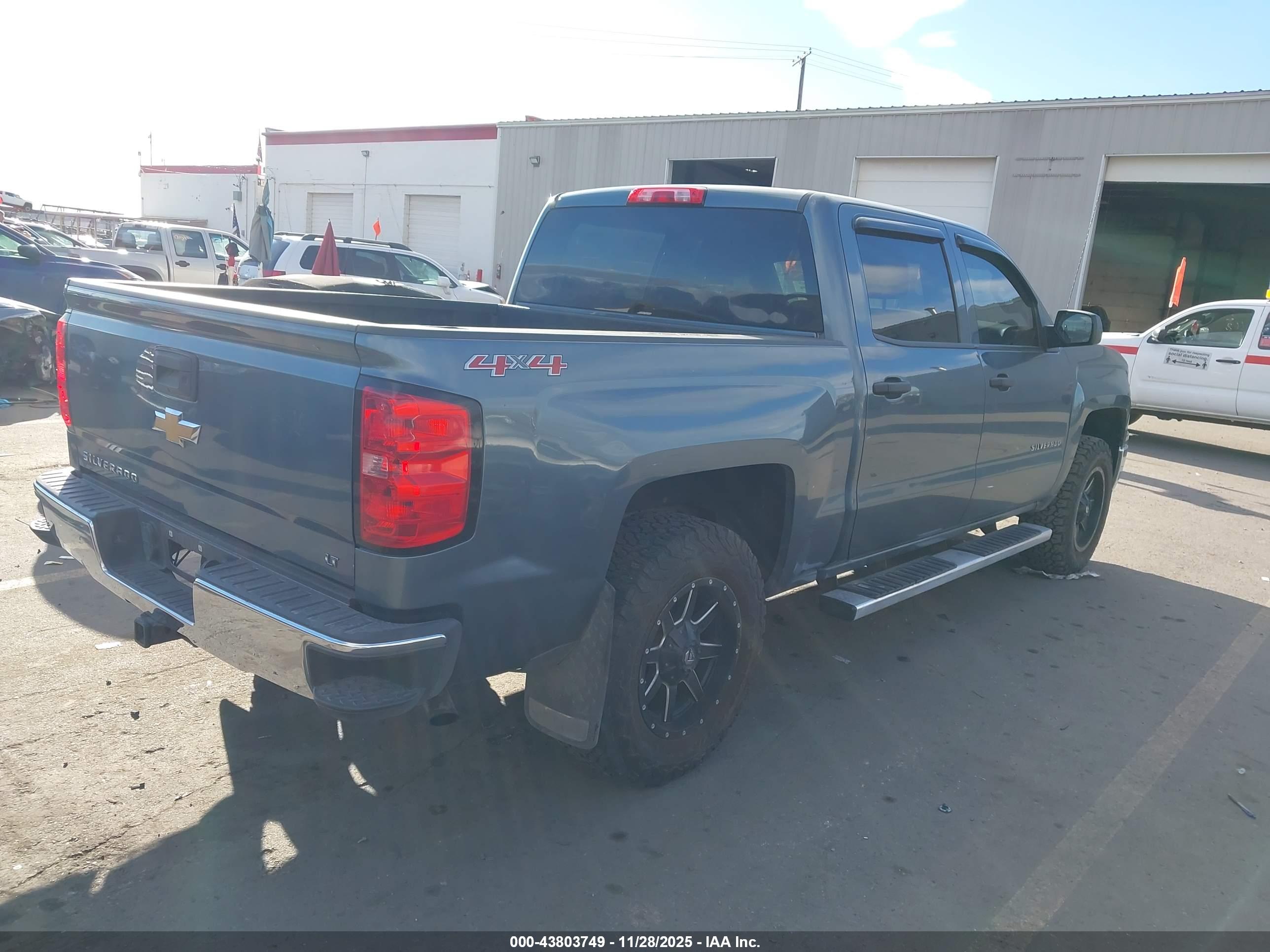 CHEVROLET SILVERADO image 4