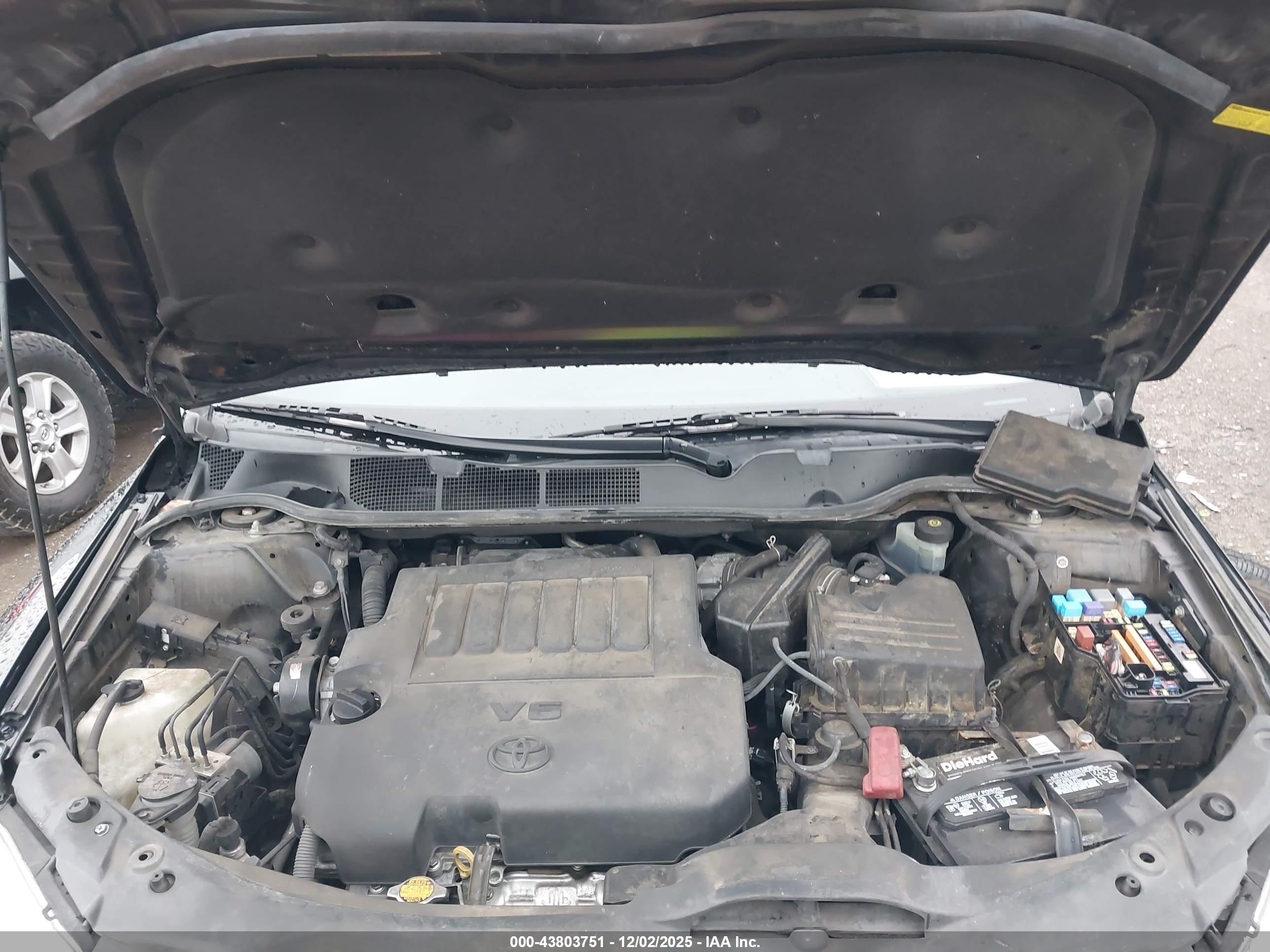 TOYOTA VENZA image 10