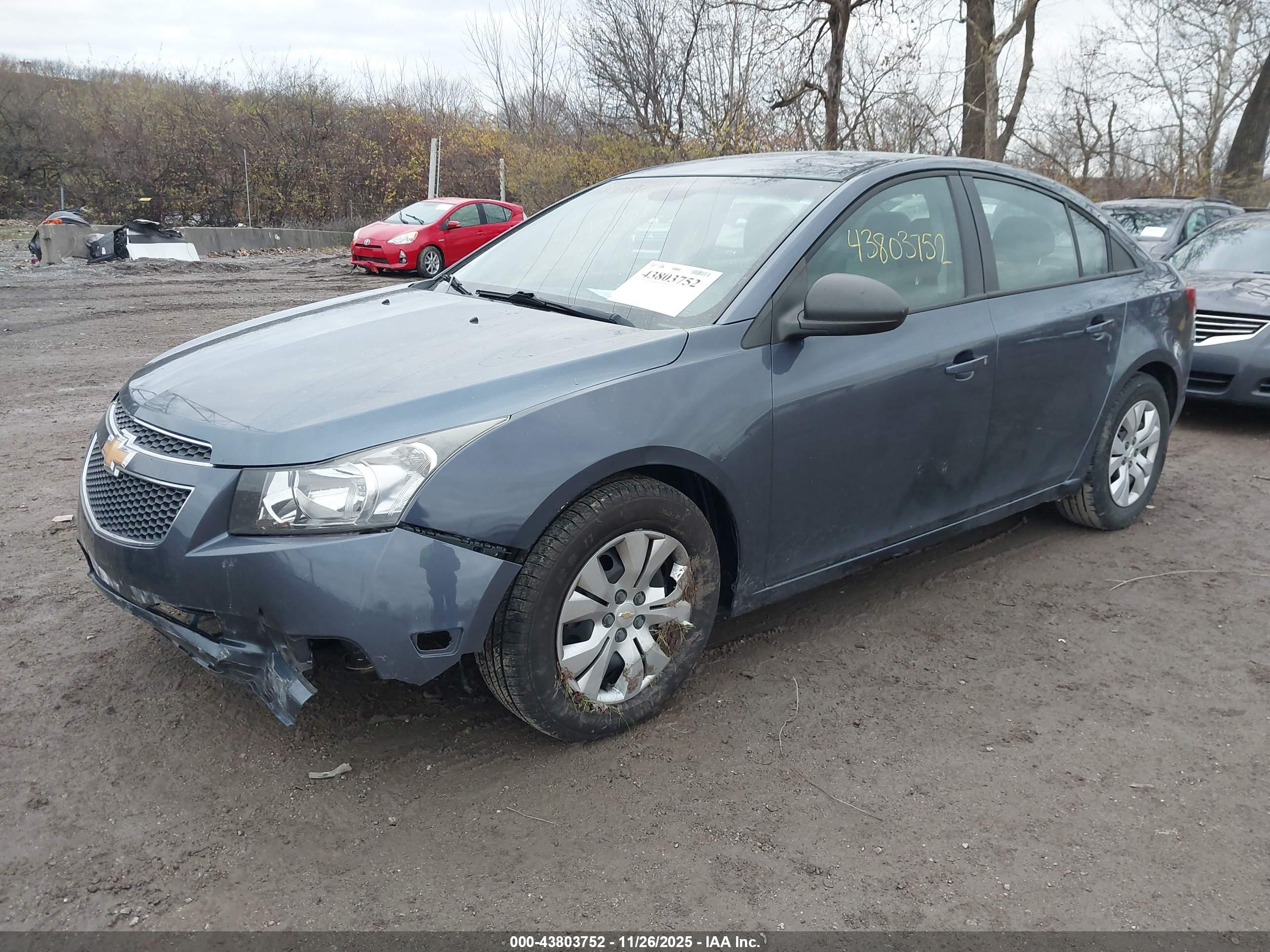 CHEVROLET CRUZE image 2