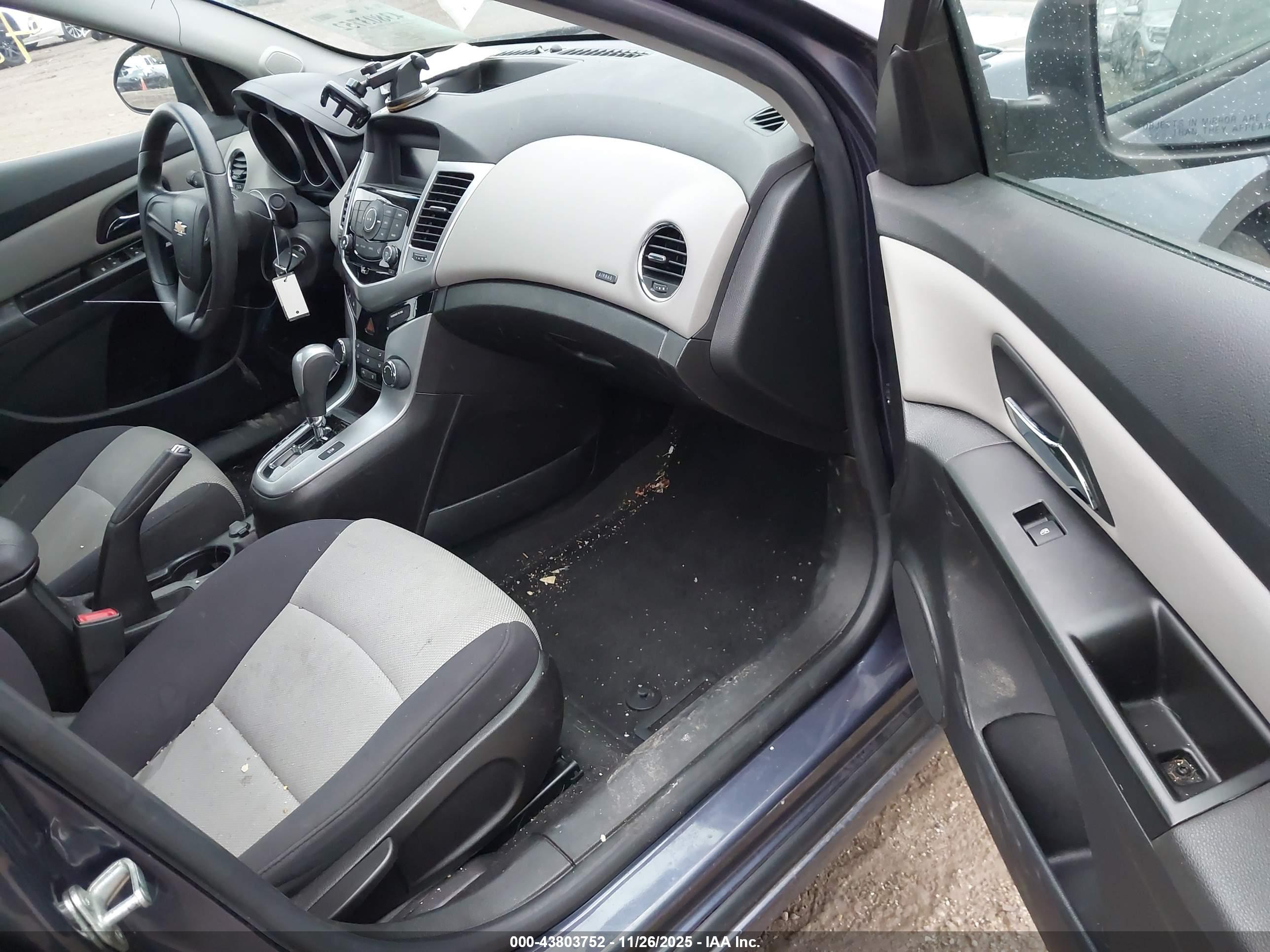 CHEVROLET CRUZE image 5