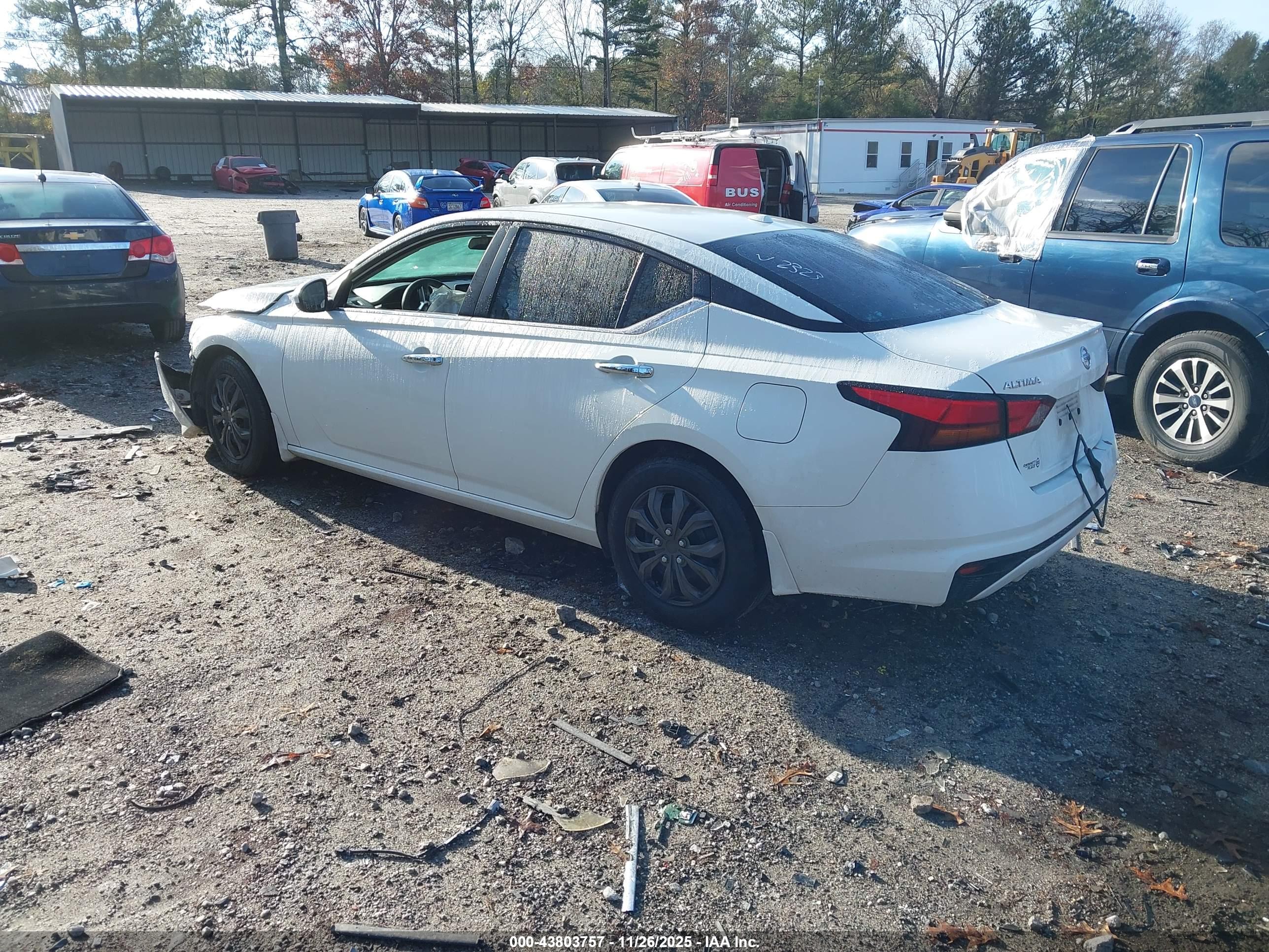 NISSAN ALTIMA image 3