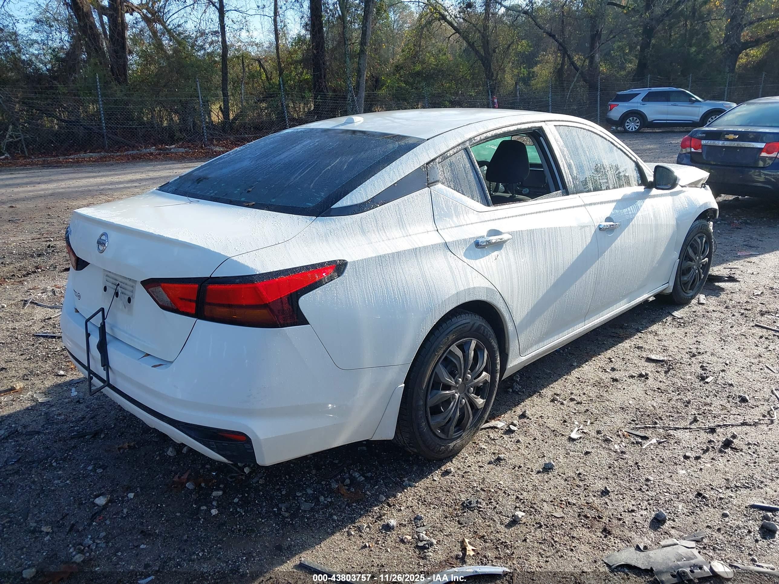 NISSAN ALTIMA image 4
