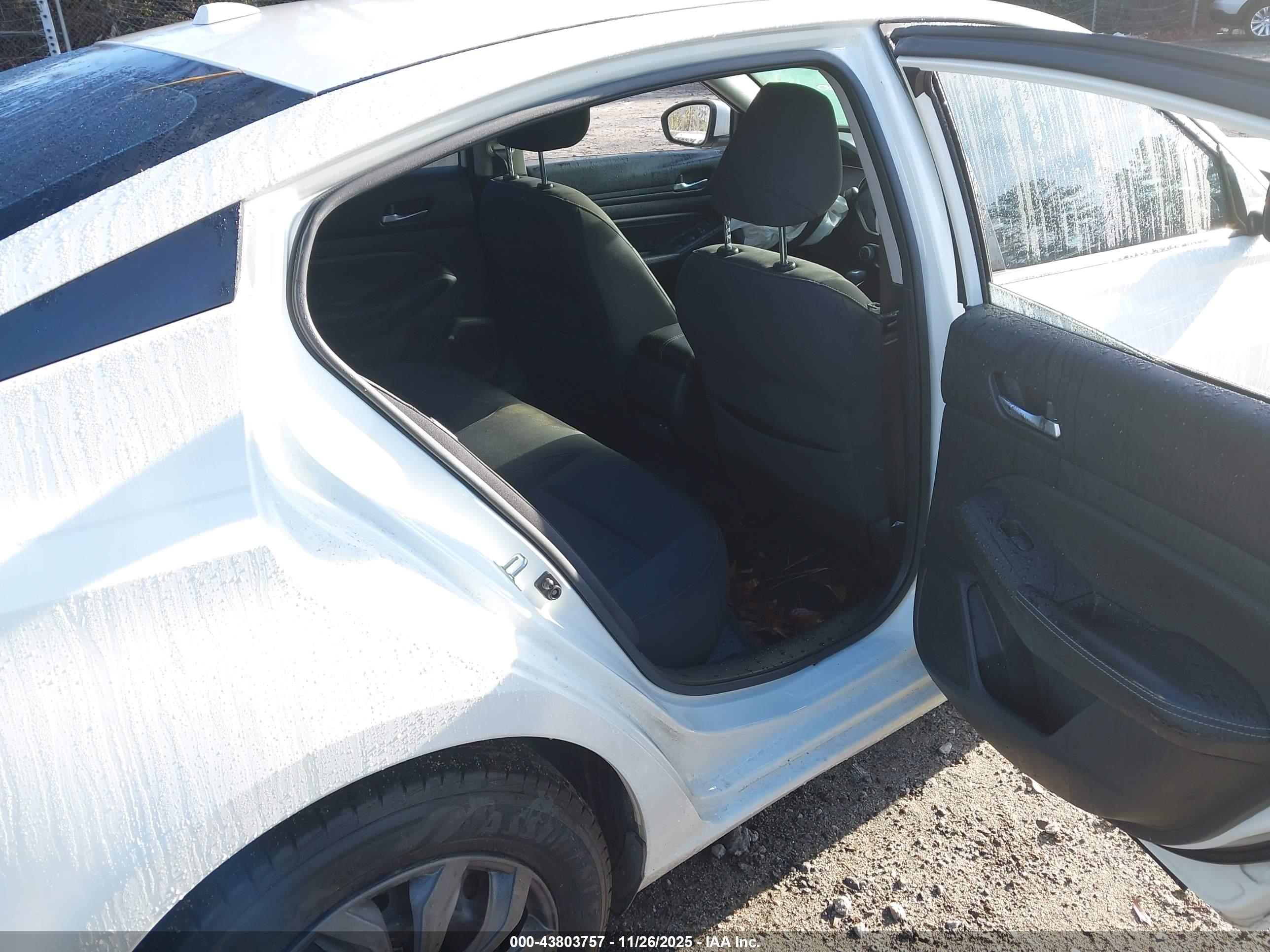 NISSAN ALTIMA image 8