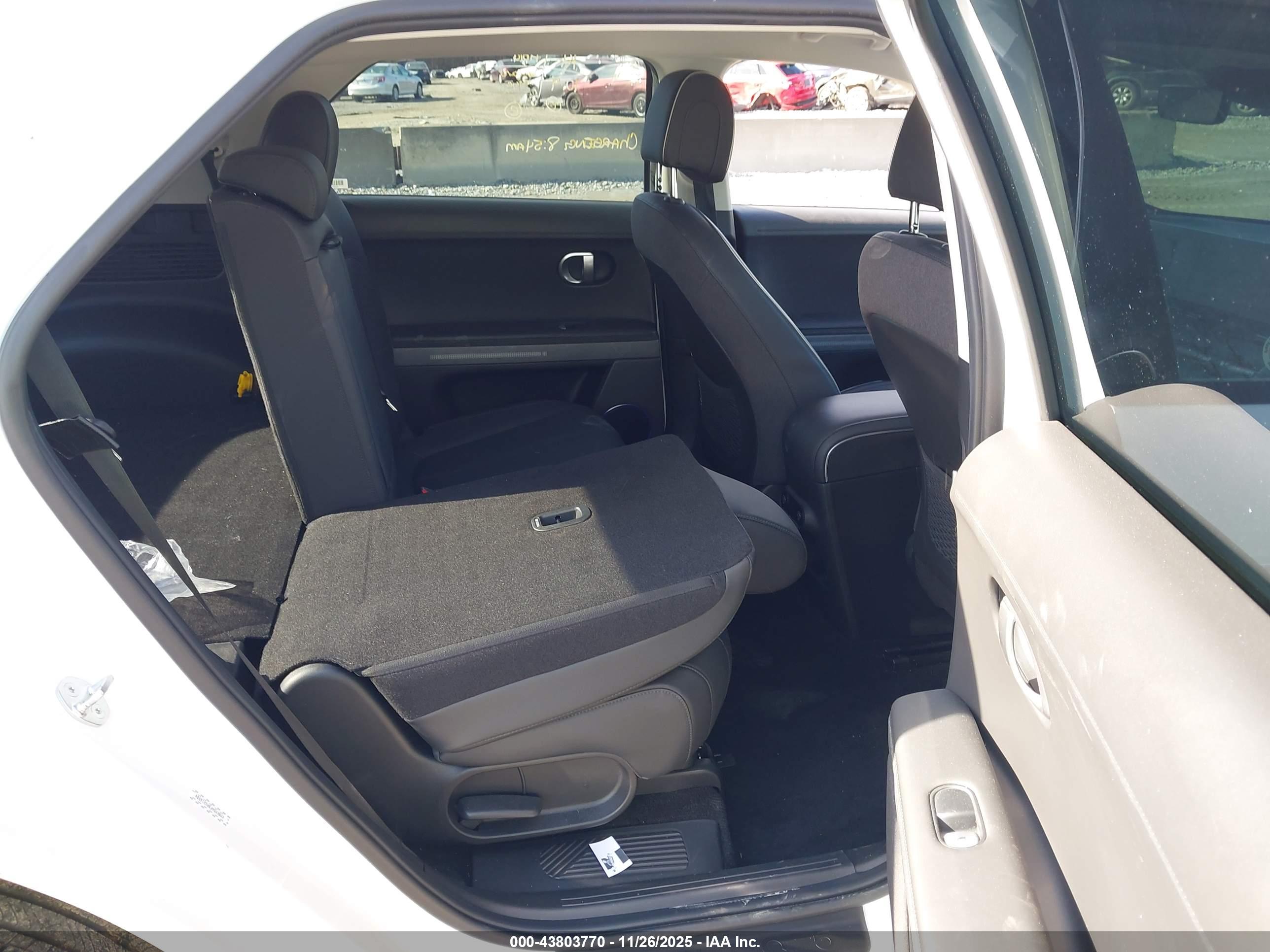 HYUNDAI IONIQ image 8