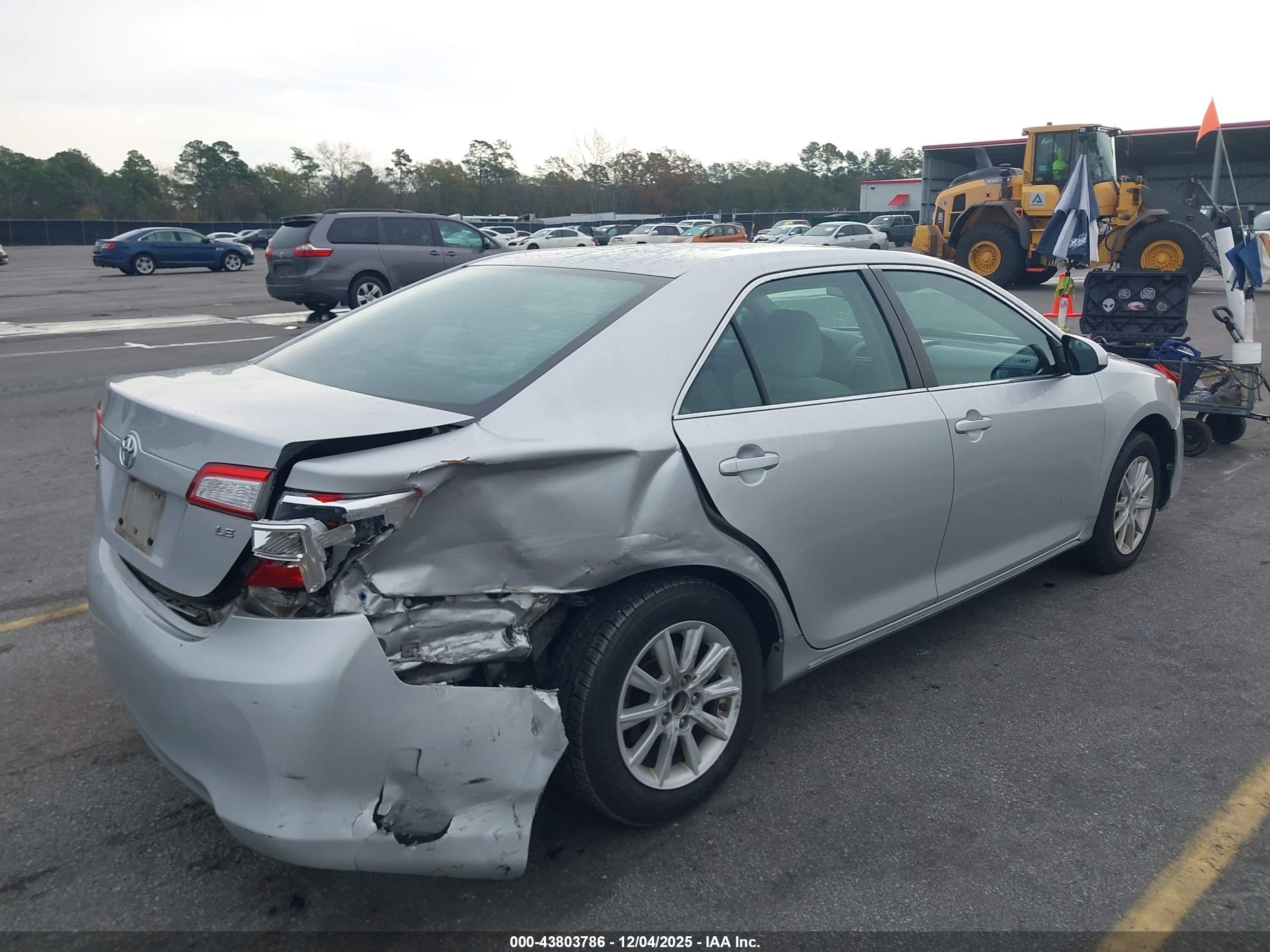 TOYOTA CAMRY image 4