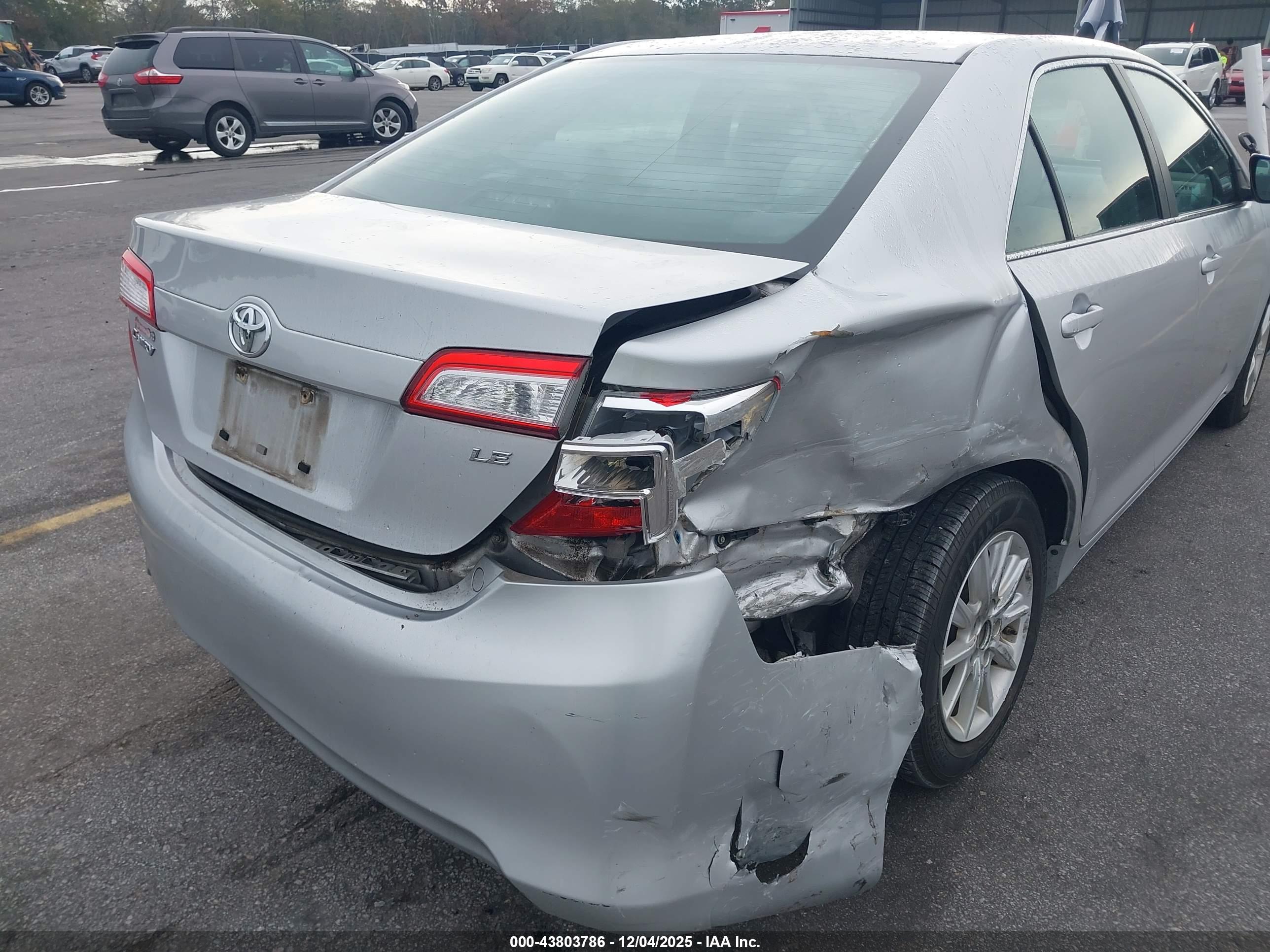 TOYOTA CAMRY image 6