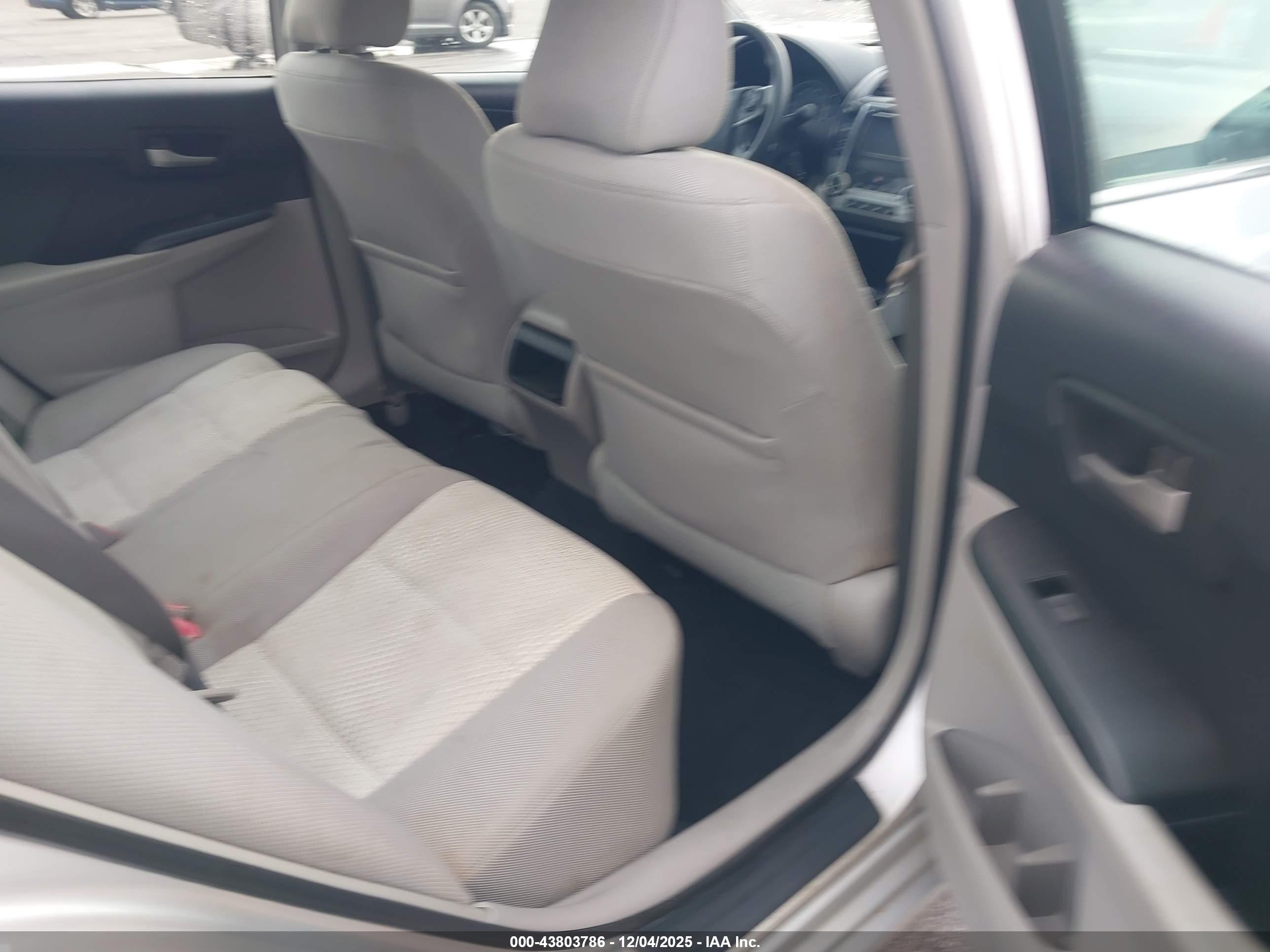 TOYOTA CAMRY image 8